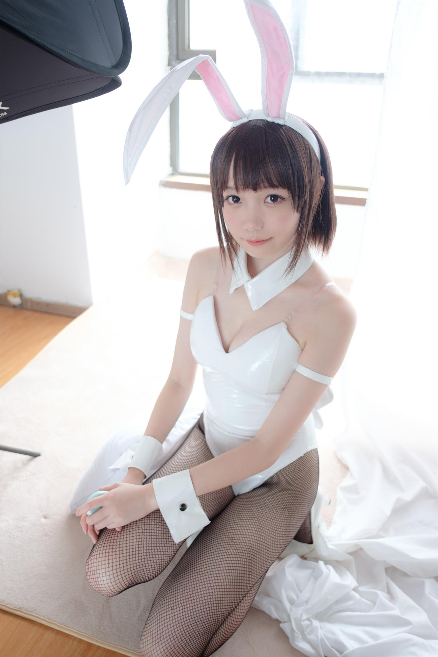 森萝财团 LOVEPLUS-001 黑丝网袜兔女郎 [148P2V-3.22GB]