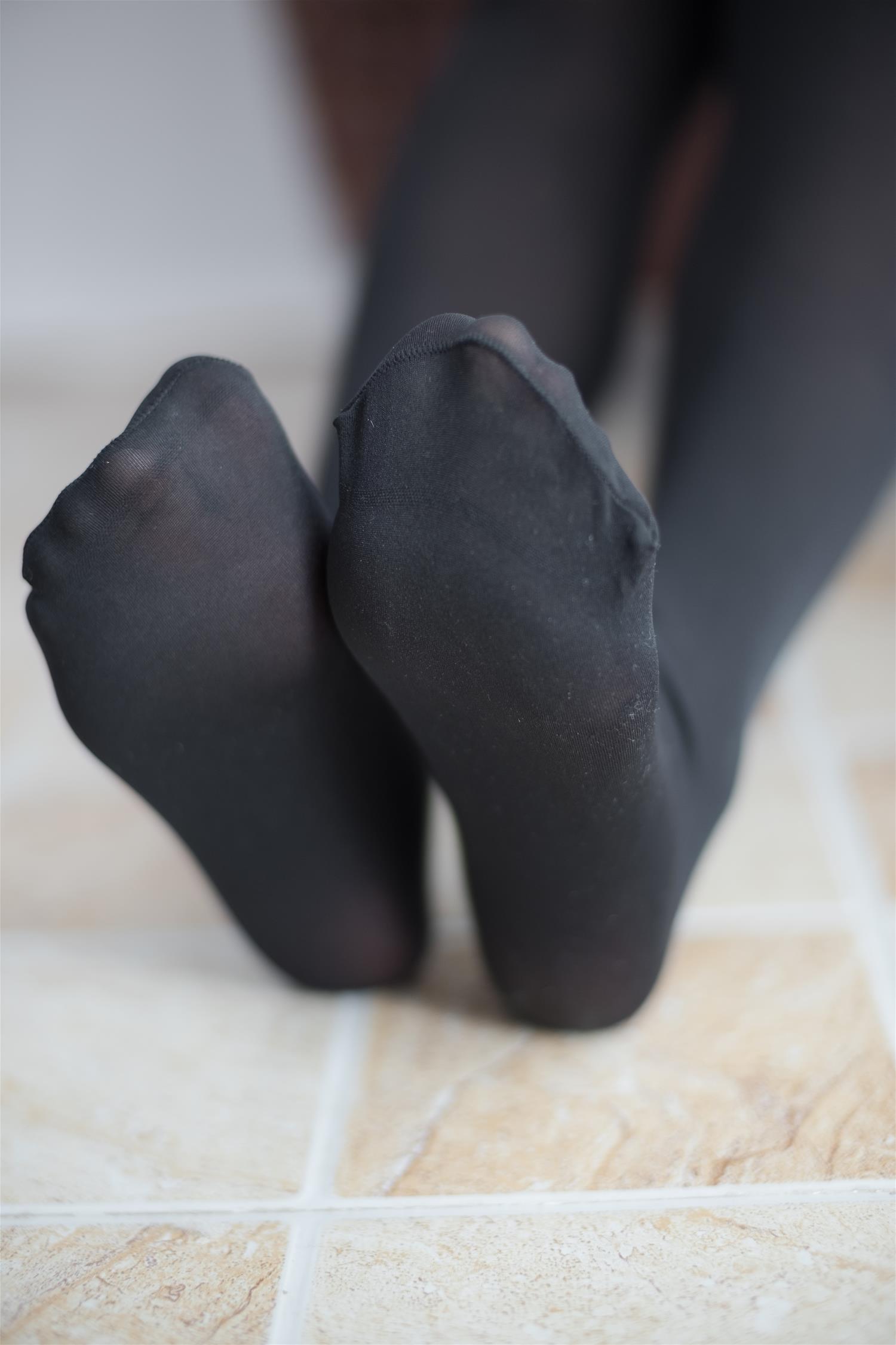 森萝财团 R15-002 黑丝红格子裙 [65P-334MB]