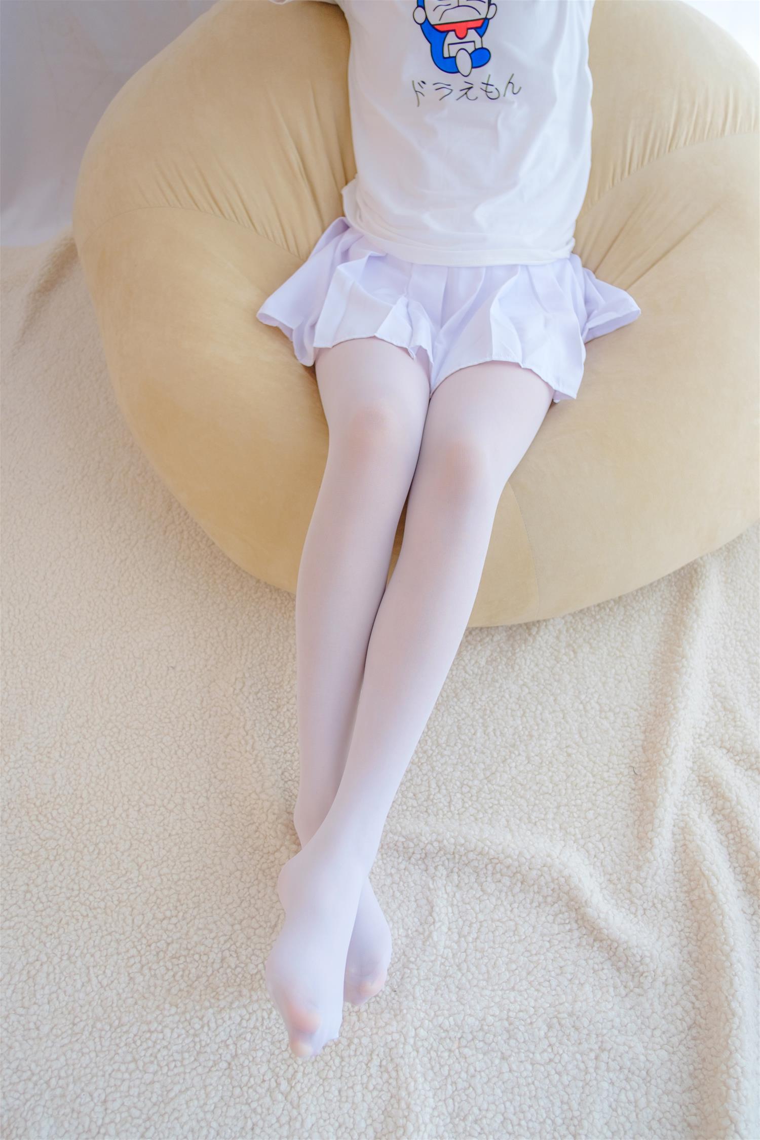 森萝财团 R15-006 水嫩嫩的白丝美足 [71P-408MB]