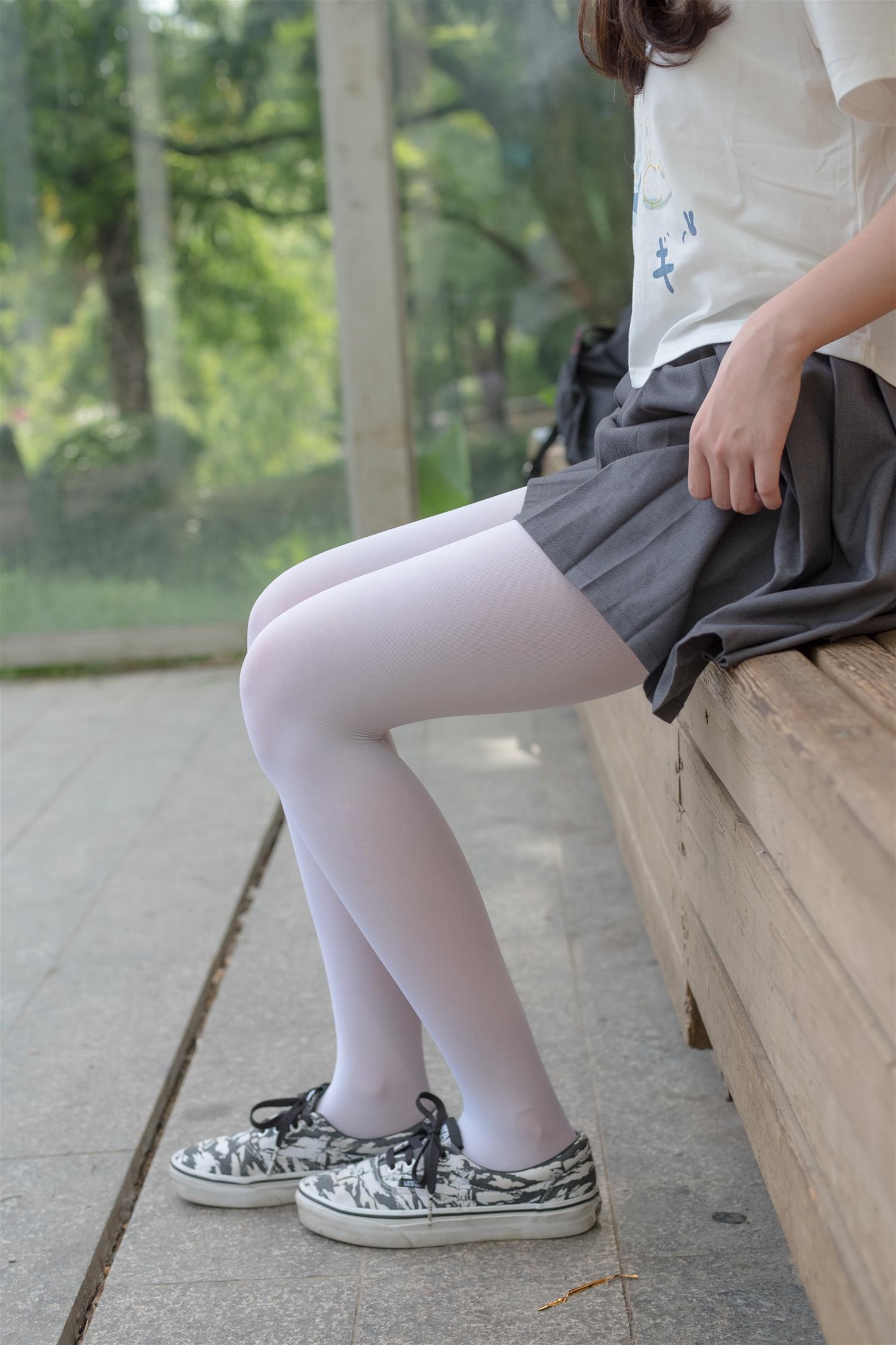 森萝财团 R15-014 白丝妹妹游园 [99P-681MB]