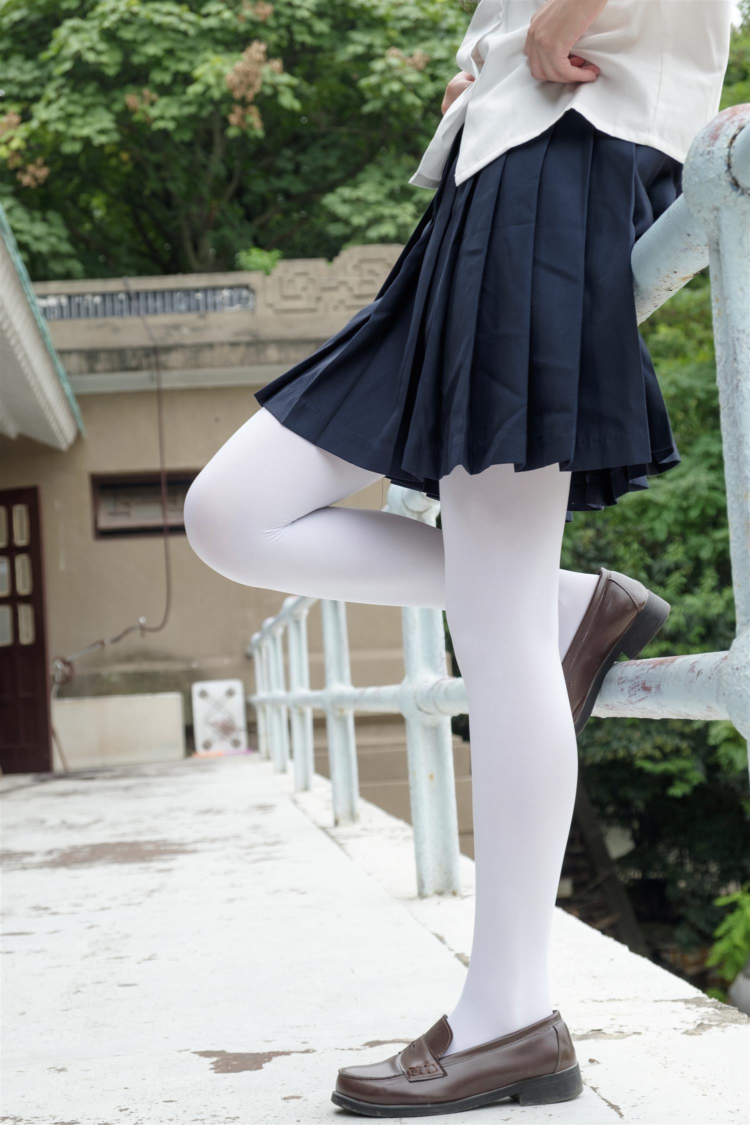 森萝财团 R15-034 户外白丝秀 [102P-696MB]