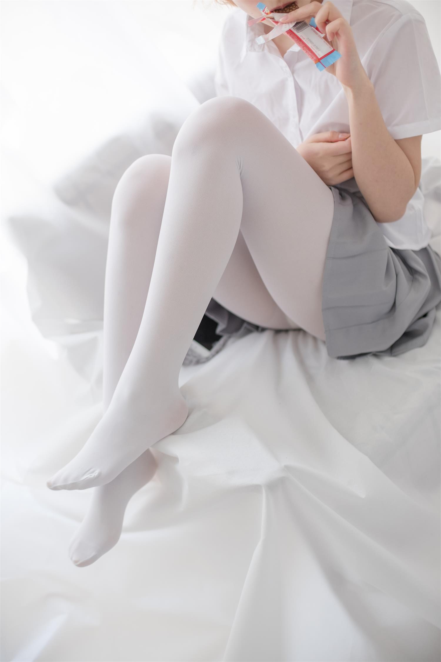 森萝财团 R15-045 白丝学妹休憩空间 [109P-545MB]