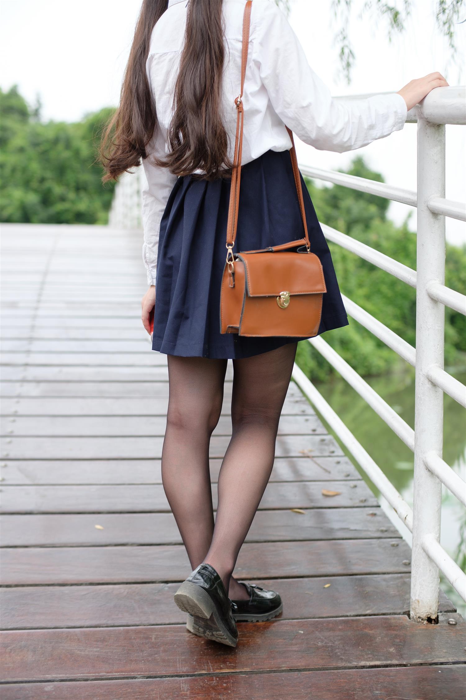 森萝财团 SSR-009 户外黑丝学妹 [83P-841MB]