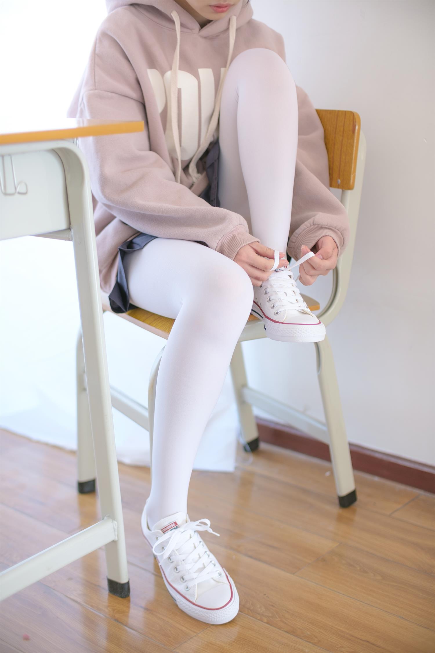 森萝财团 X-002 白丝运动风 [105P1V-1.48GB]