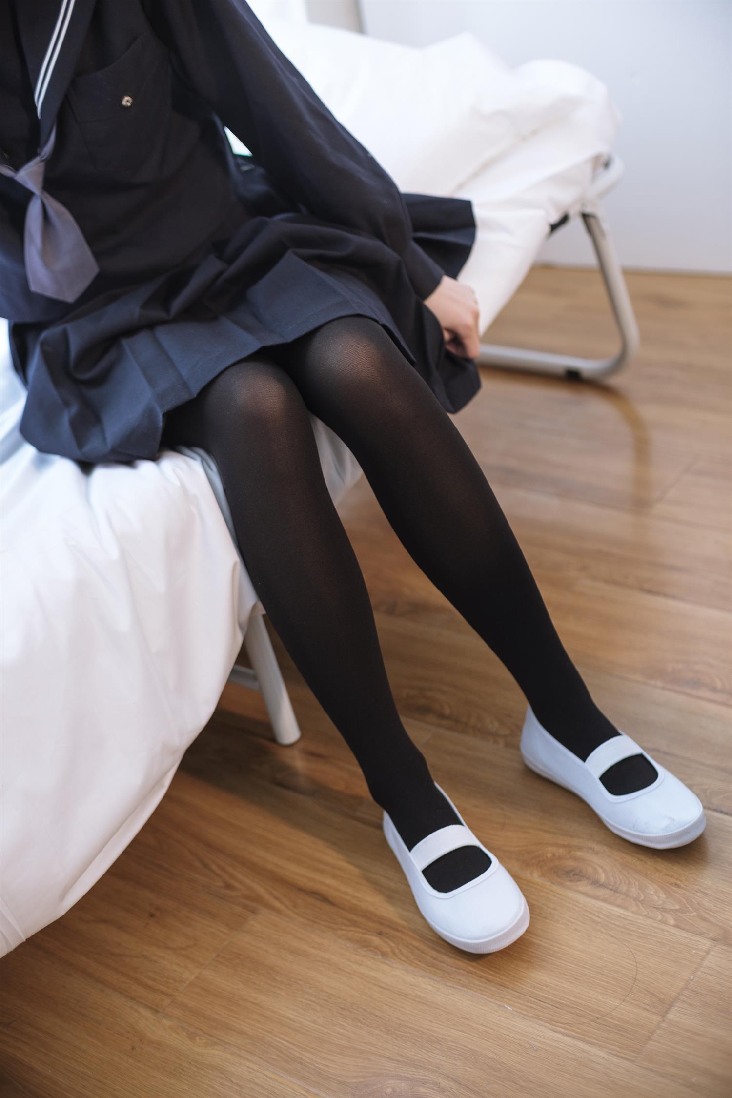 森萝财团 X-004 黑色·丝足 [127P1V-1.61GB]