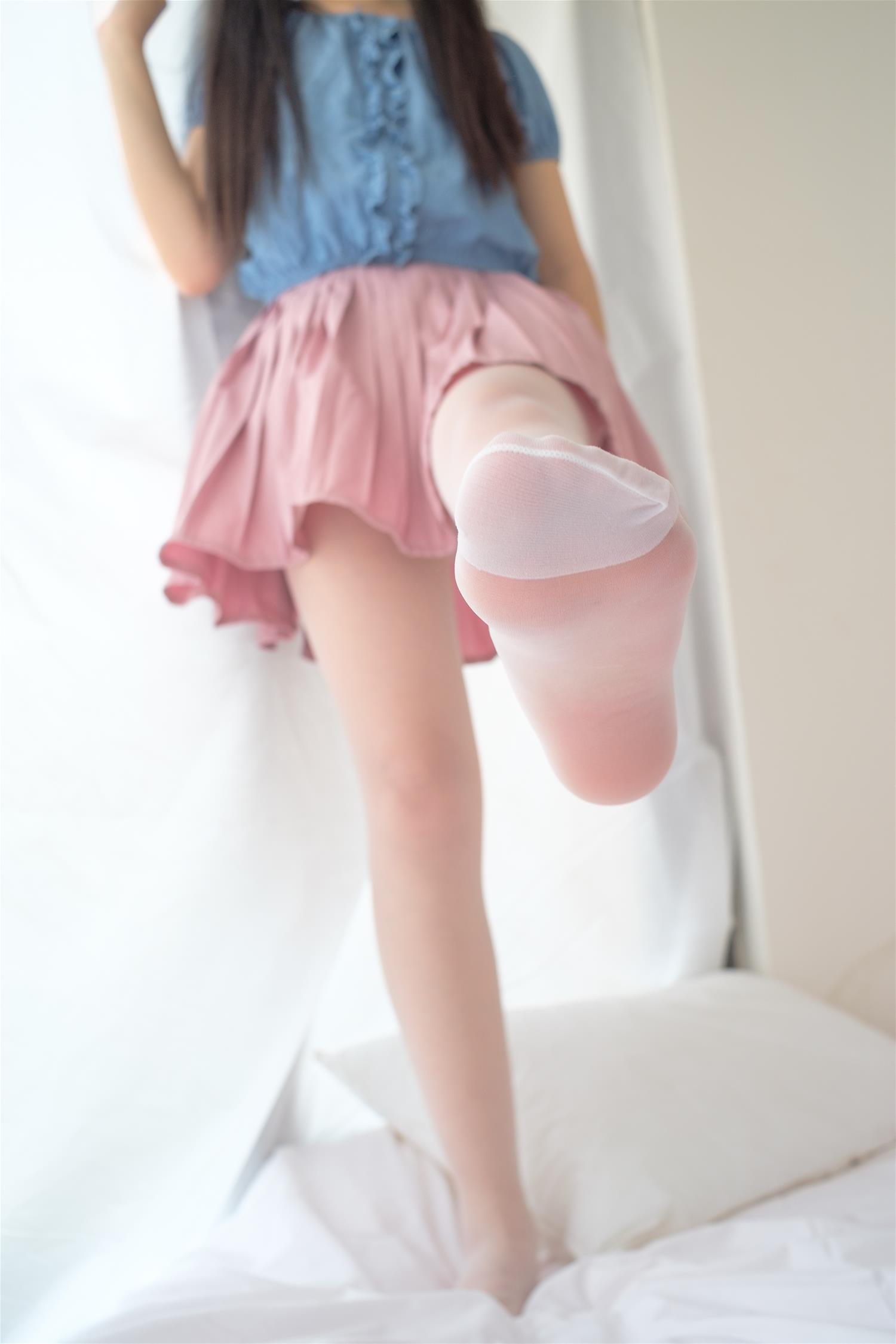 森萝财团 X-019 肉丝换白丝 [103P1V-1.37GB]