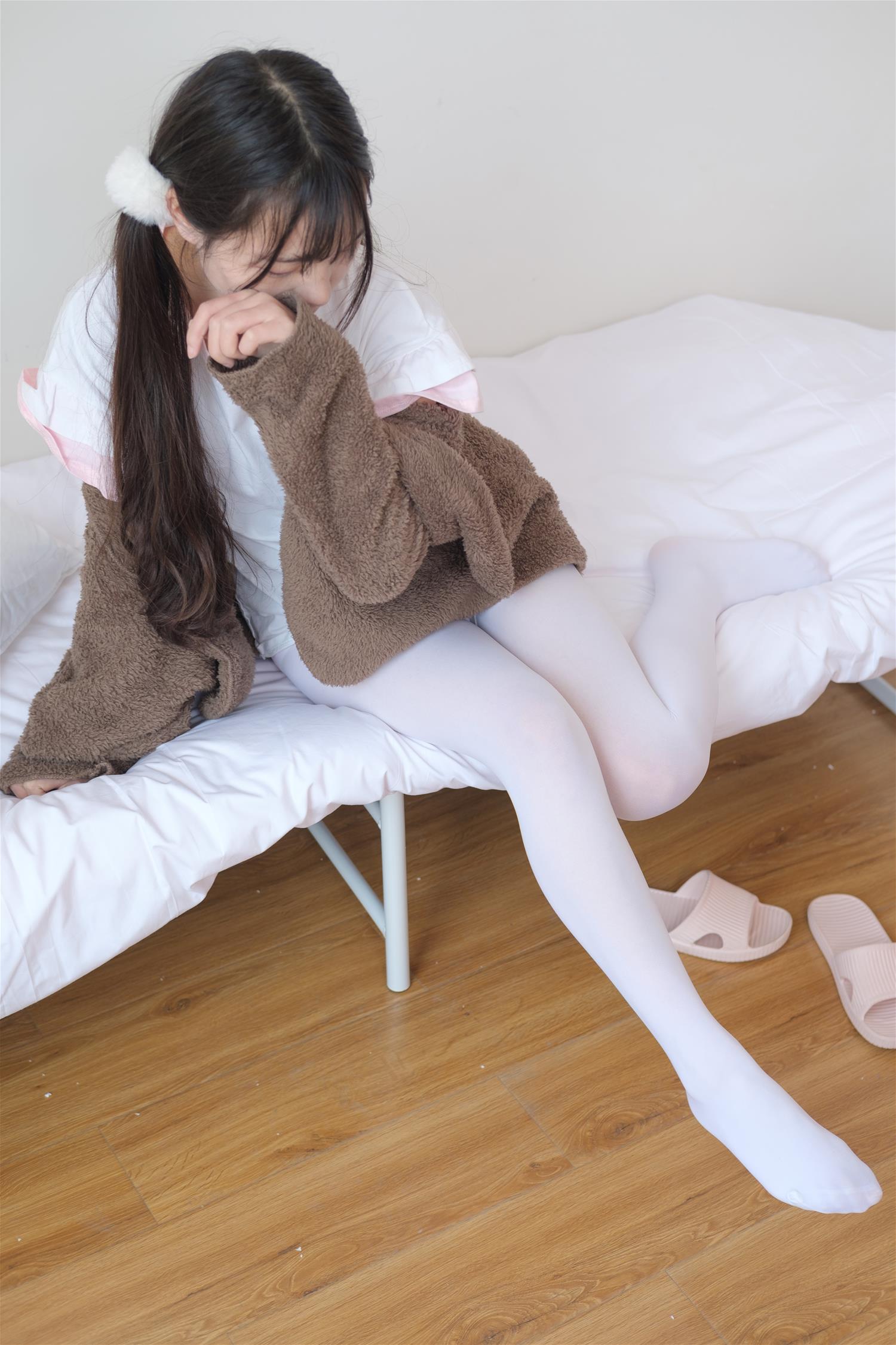 森萝财团 X-020 白棉袜萝莉 [75P1V-1.31GB]