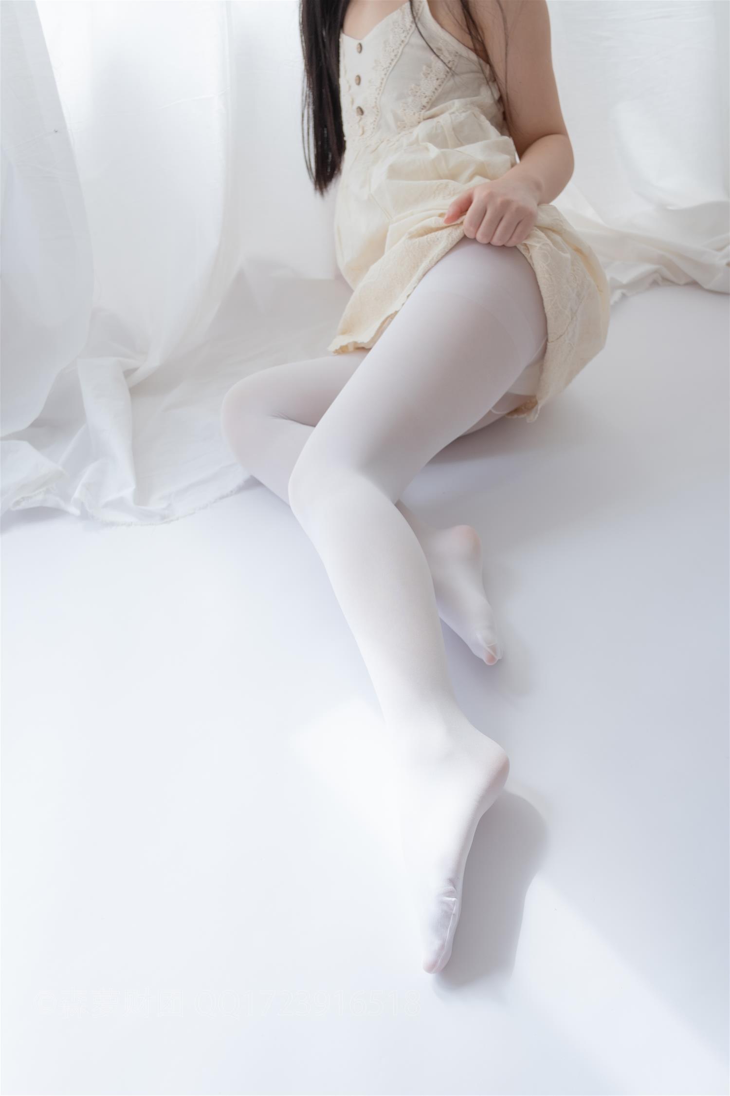 爱花写真 ALPHA-013 白丝女孩玩美足 [90P-838MB]