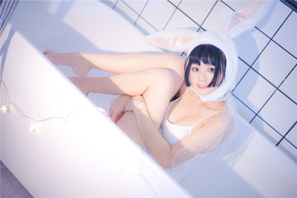 少女写真@浴缸里的兔子 [40P]