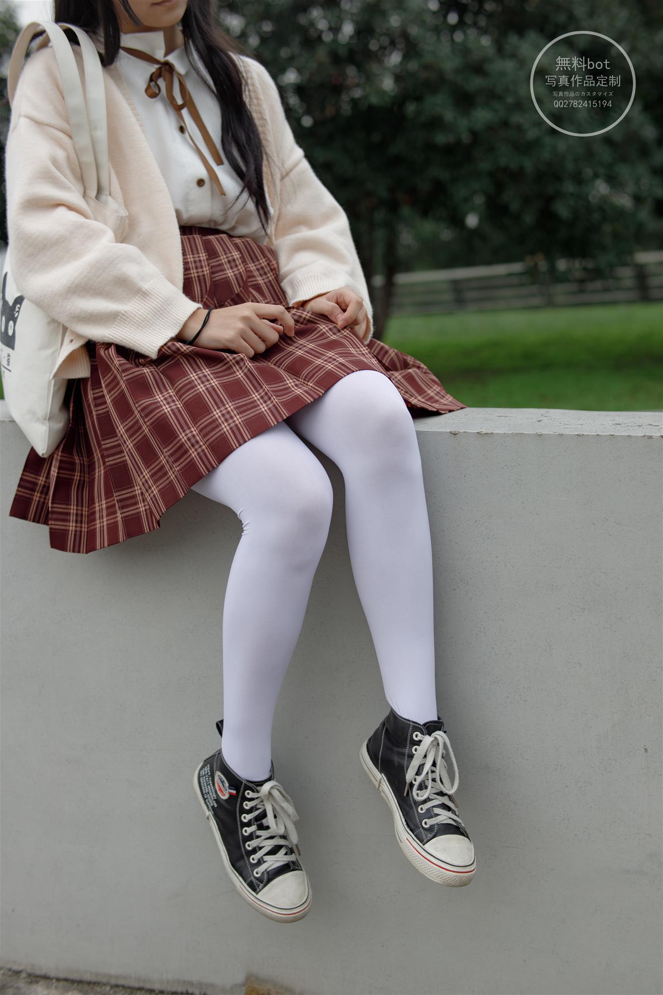 森萝财团 有料-006 依依 奶糕 白丝80D [90P-1.23GB]