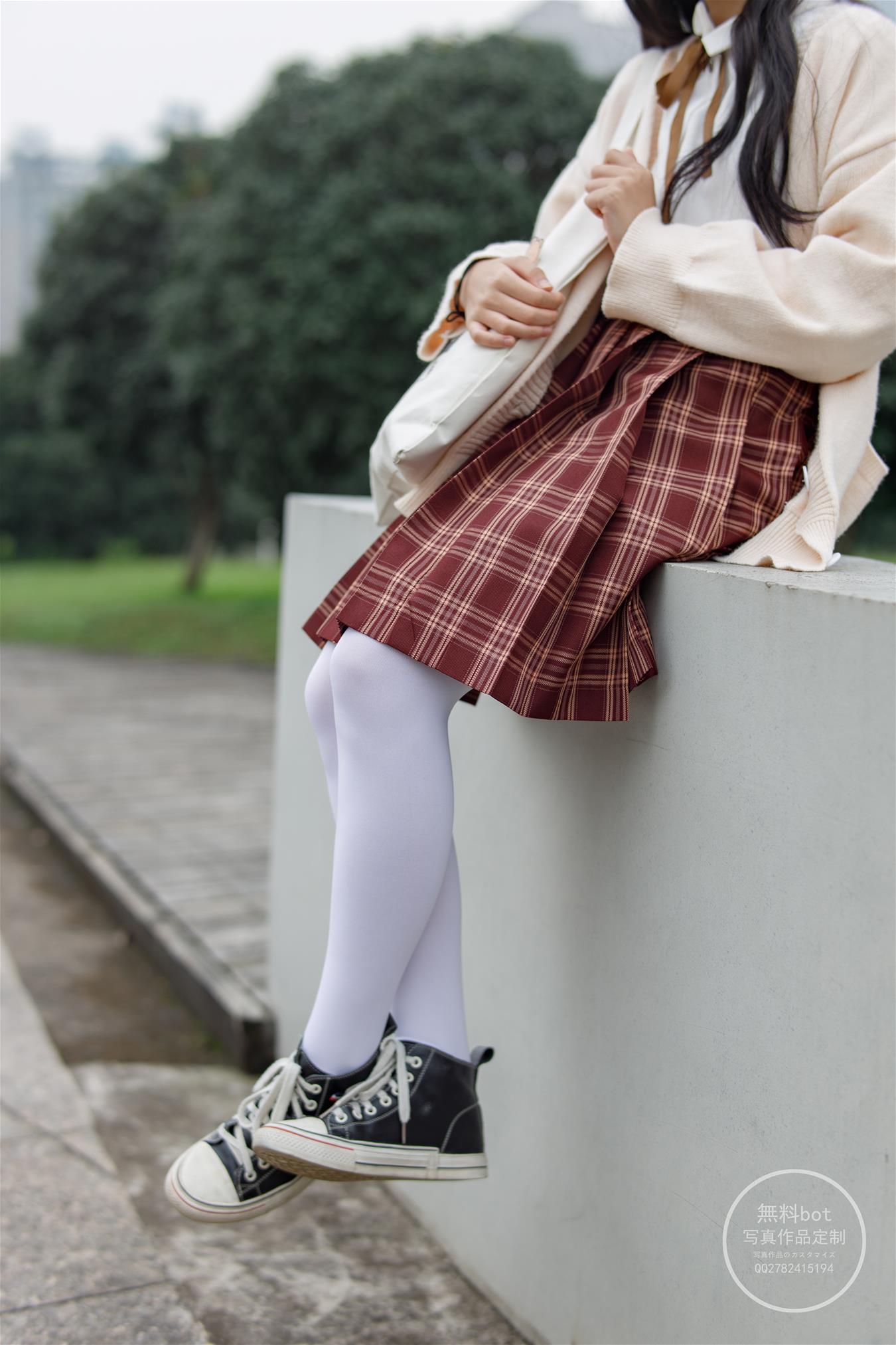 森萝财团 有料-006 依依 奶糕 白丝80D [90P-1.23GB]