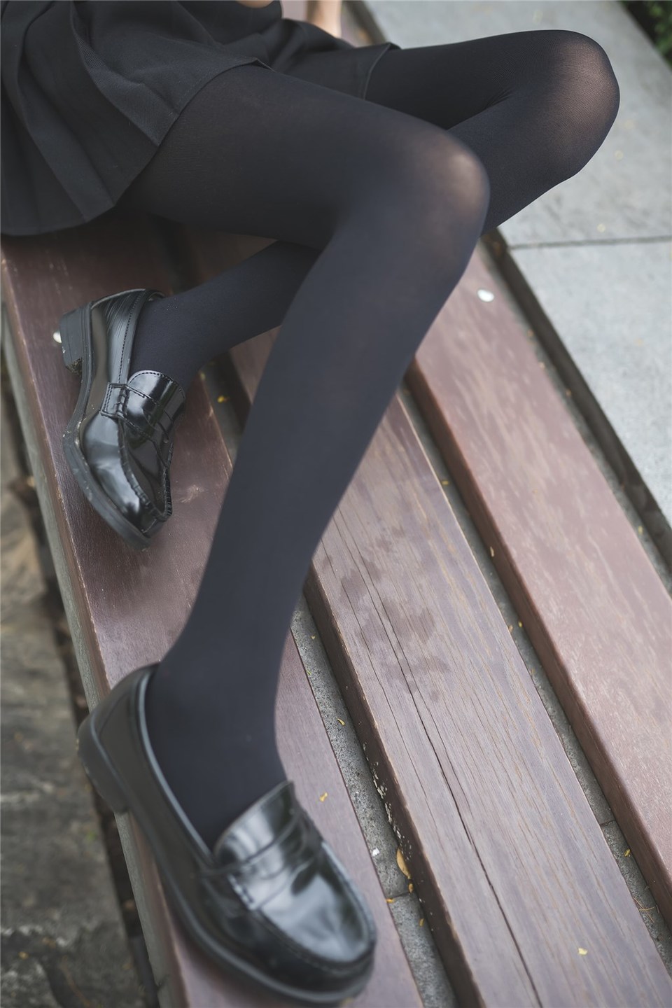 少女写真@黑色系小细腿 [40P]