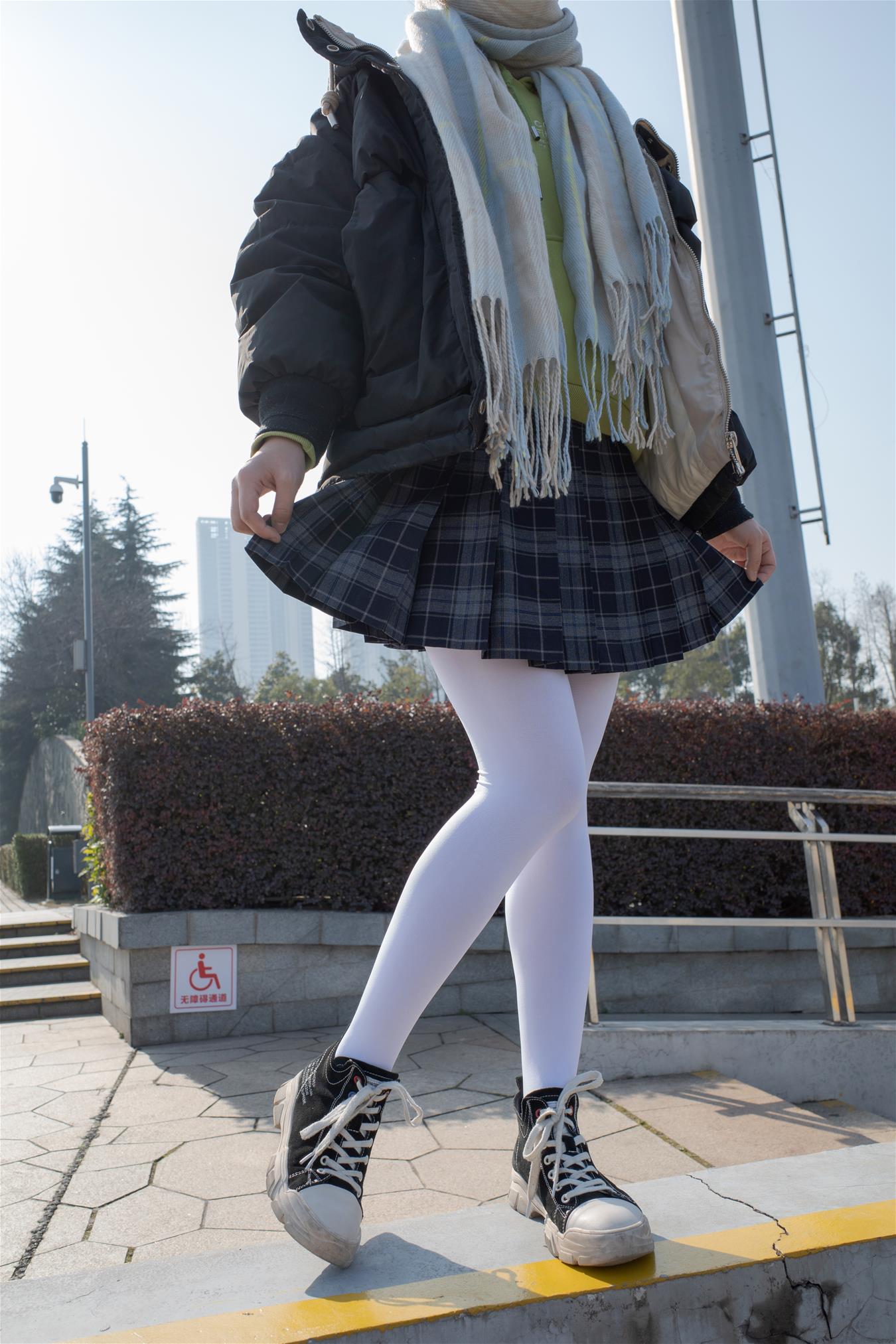 森萝财团 有料-022 小茵 [84P-1.09GB]