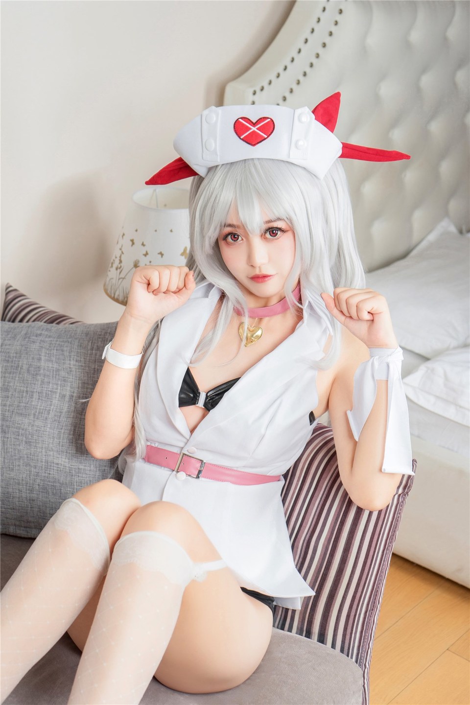 少女写真@恶魔护士 [84P]