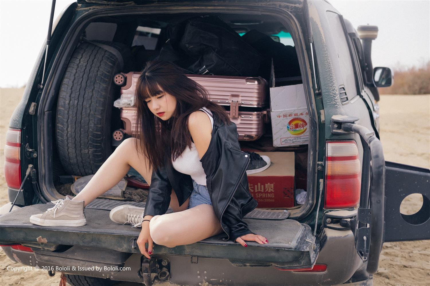 [Kimoe激萌文化] 2016.12.13 VOL.010 球球周闻 沙漠机车女 [52P]