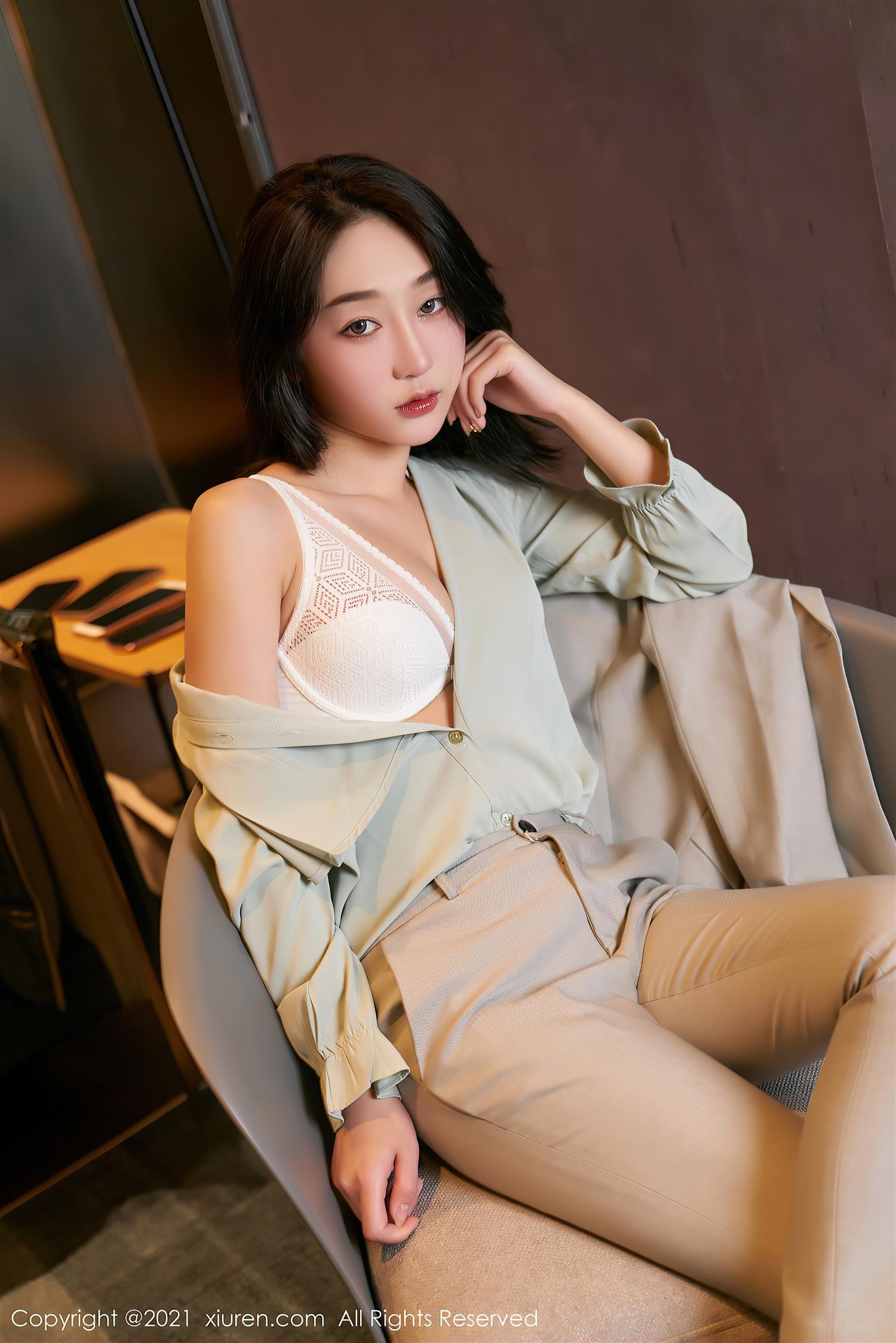 [XiuRen秀人网] 2021.01.15 NO.3009 九月生_ [100P]