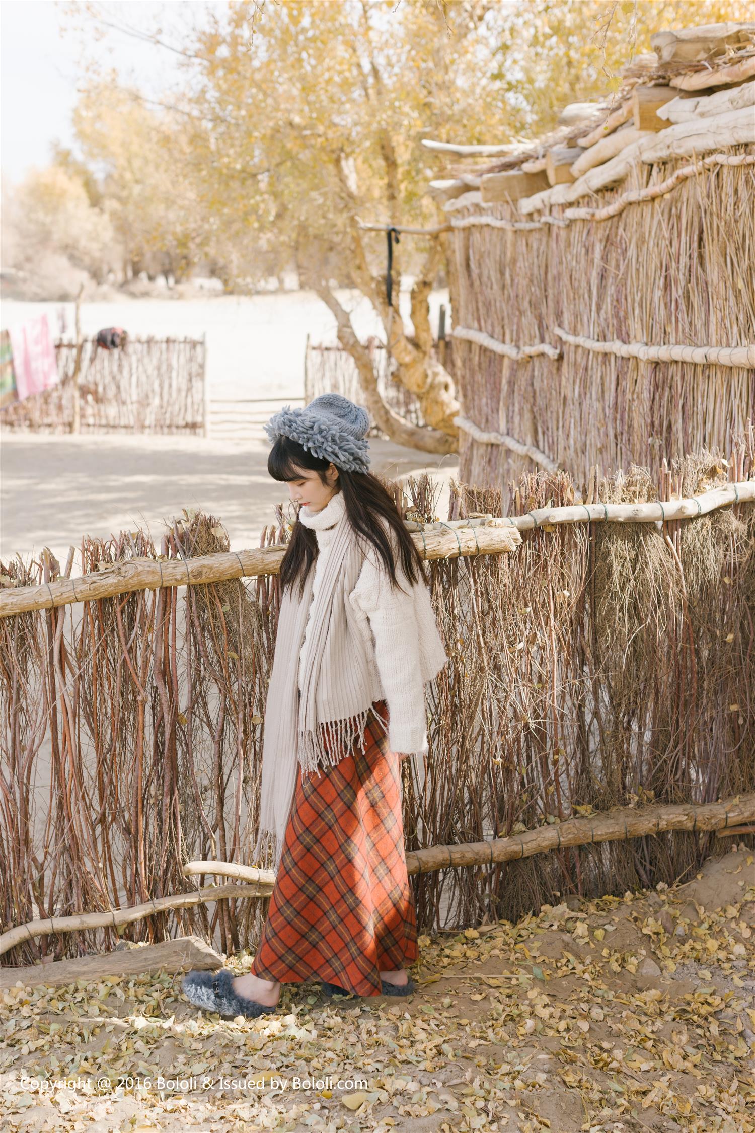 [Kimoe激萌文化] 2016.12.29 VOL.013 之应 秋画 沙漠旅拍 [41P]