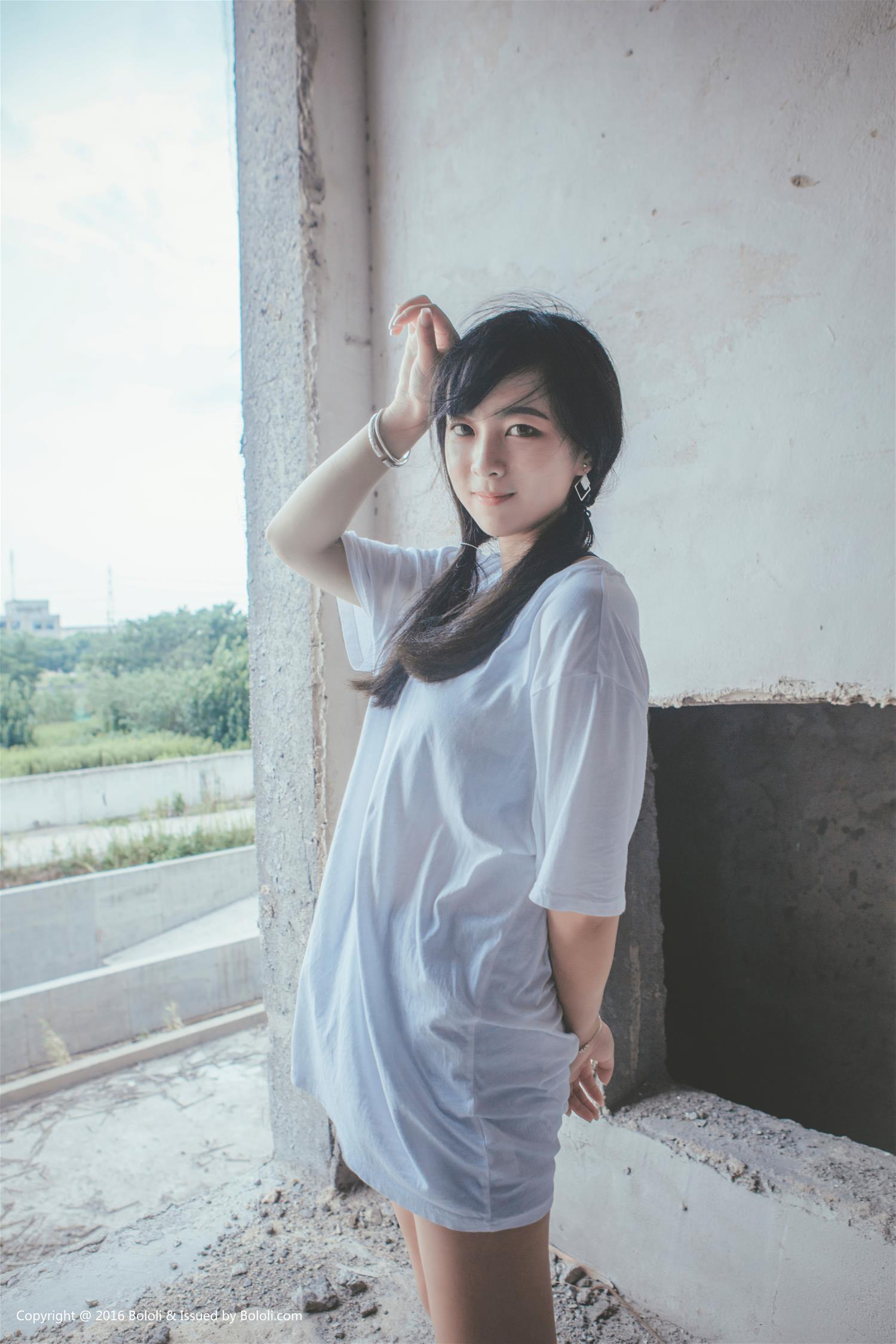 [Kimoe激萌文化] 2017.08.09 VOL.020 超凶的诺 废墟中的清新少女 [40P]