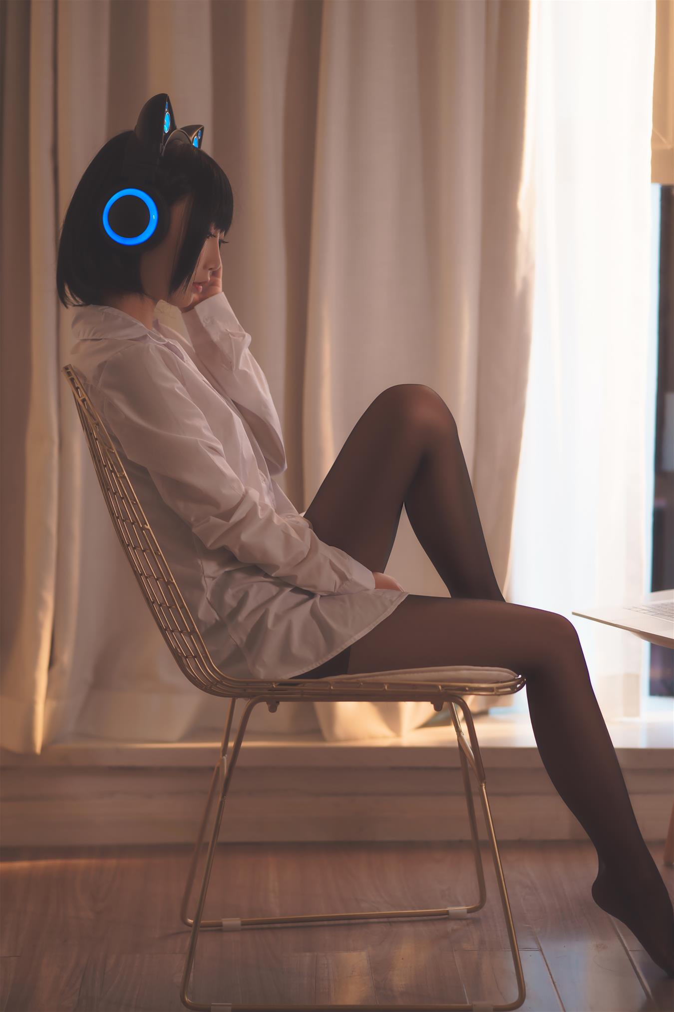 Coser面饼仙儿 猫耳耳机 [17P-107MB]