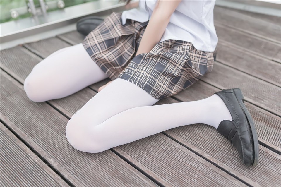 少女写真@芦苇丛里的白丝 [40P]