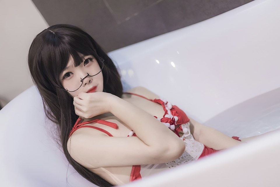 少女写真@红色泳衣 [43P]