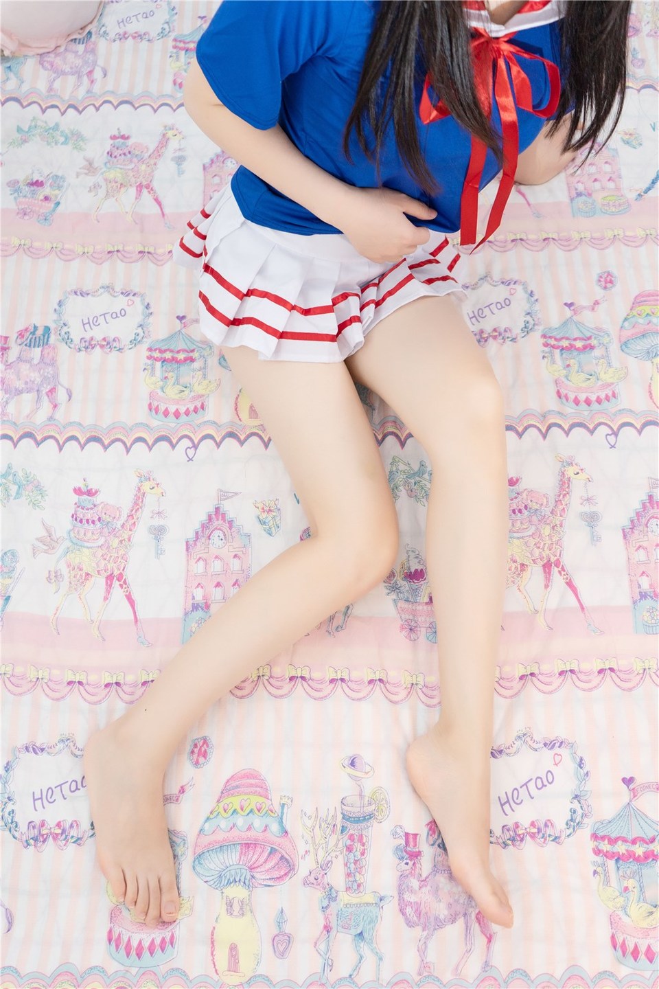 少女写真@短裙红丝带 [40P]