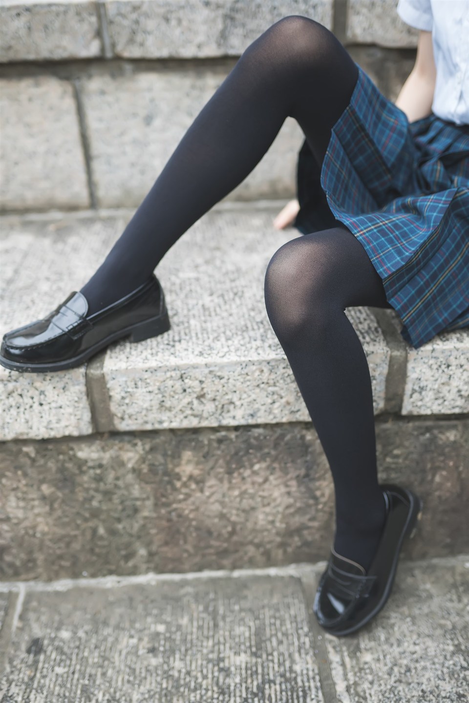 少女写真@黑色包裹 [40P]