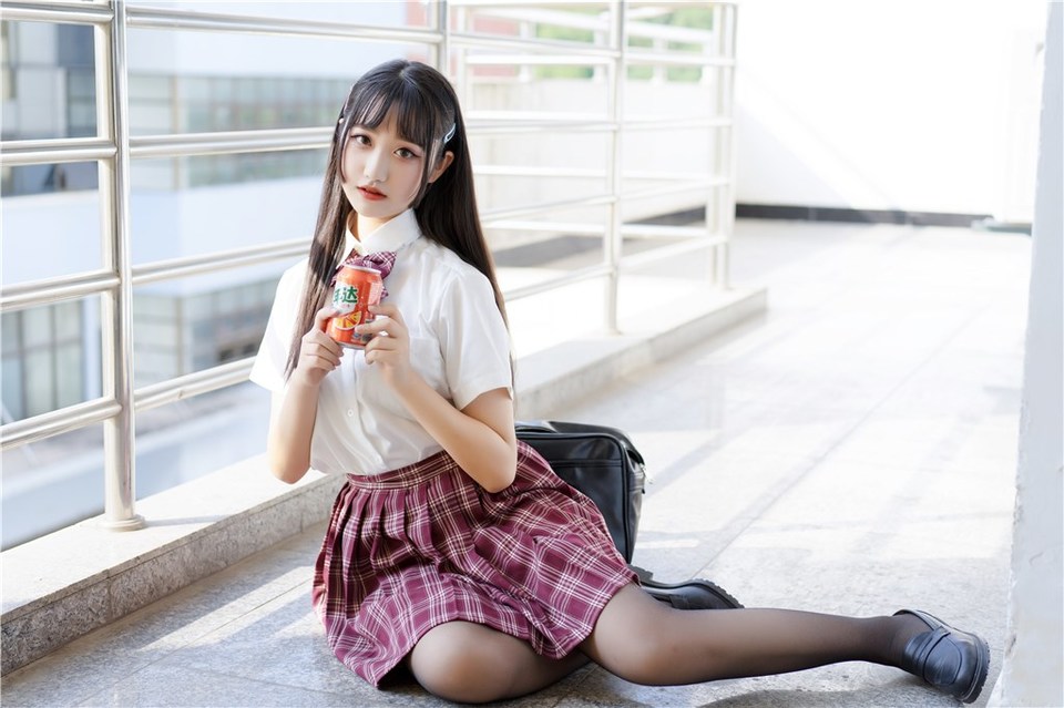 少女写真@超甜的制服学妹 [44P]