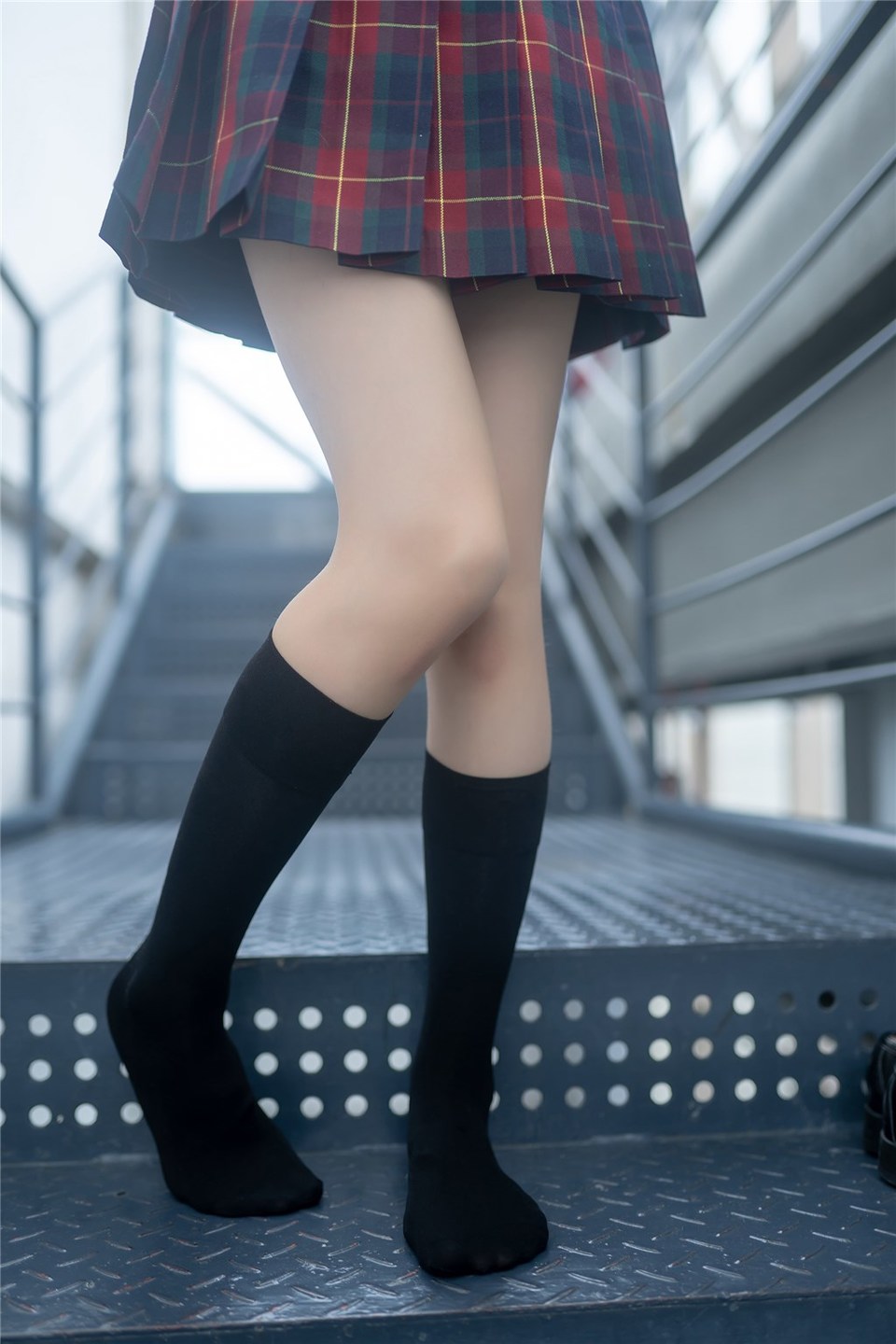 少女写真@红石榴裙 [40P]