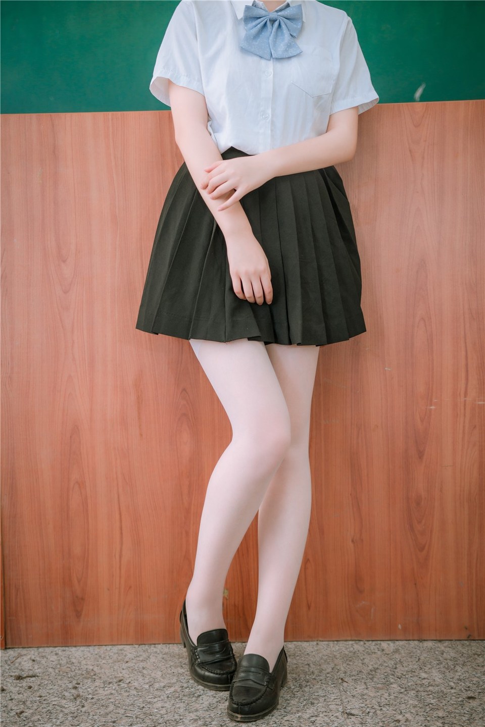 少女写真@教室里的JK白丝 [40P]