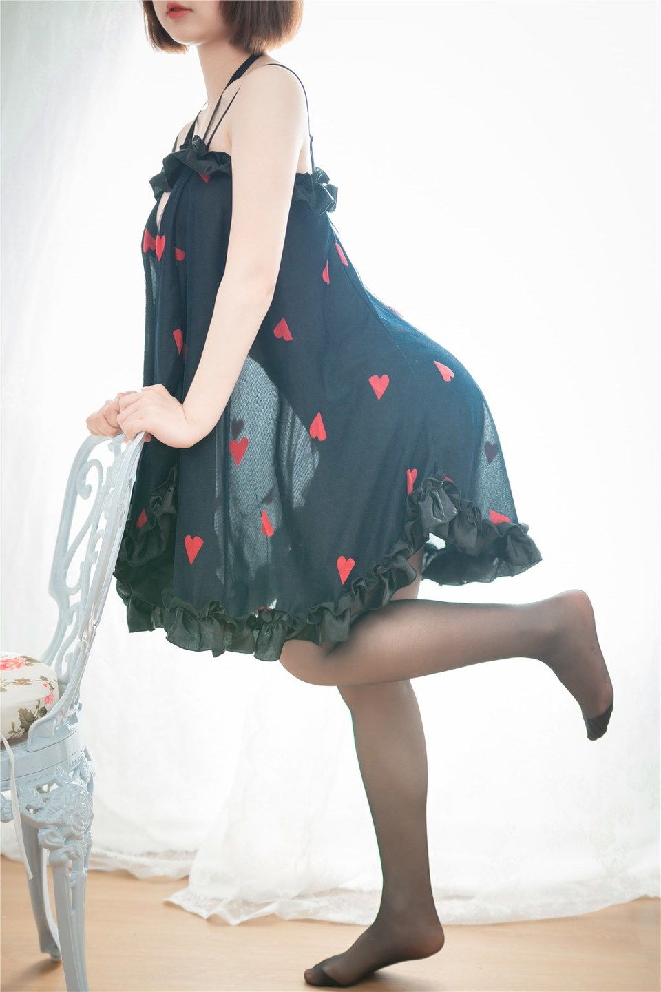 少女写真@桃子的吊带睡衣 [40P]