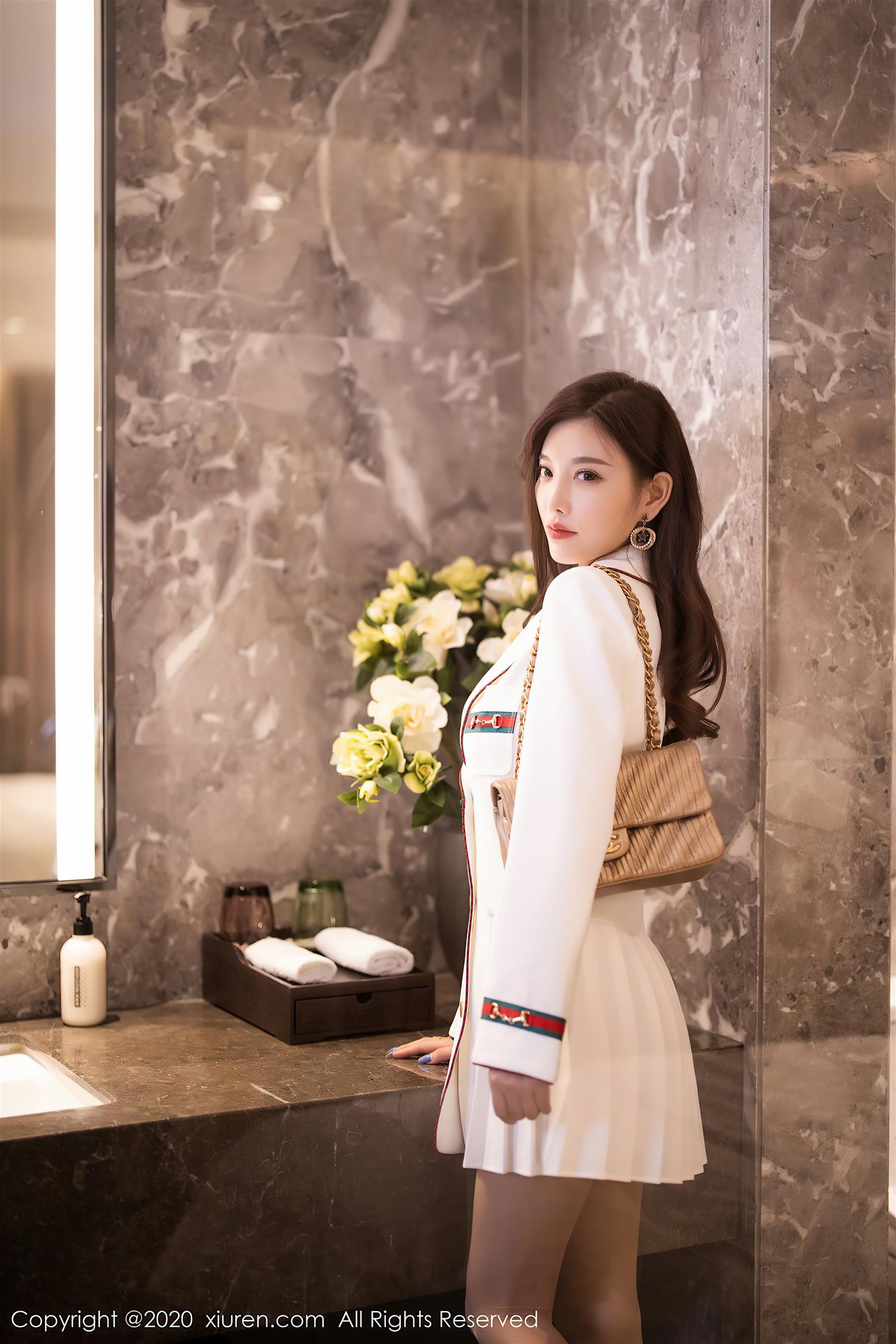 [XiuRen秀人网] 2020.10.19 NO.2671 杨晨晨Sugar [82P]