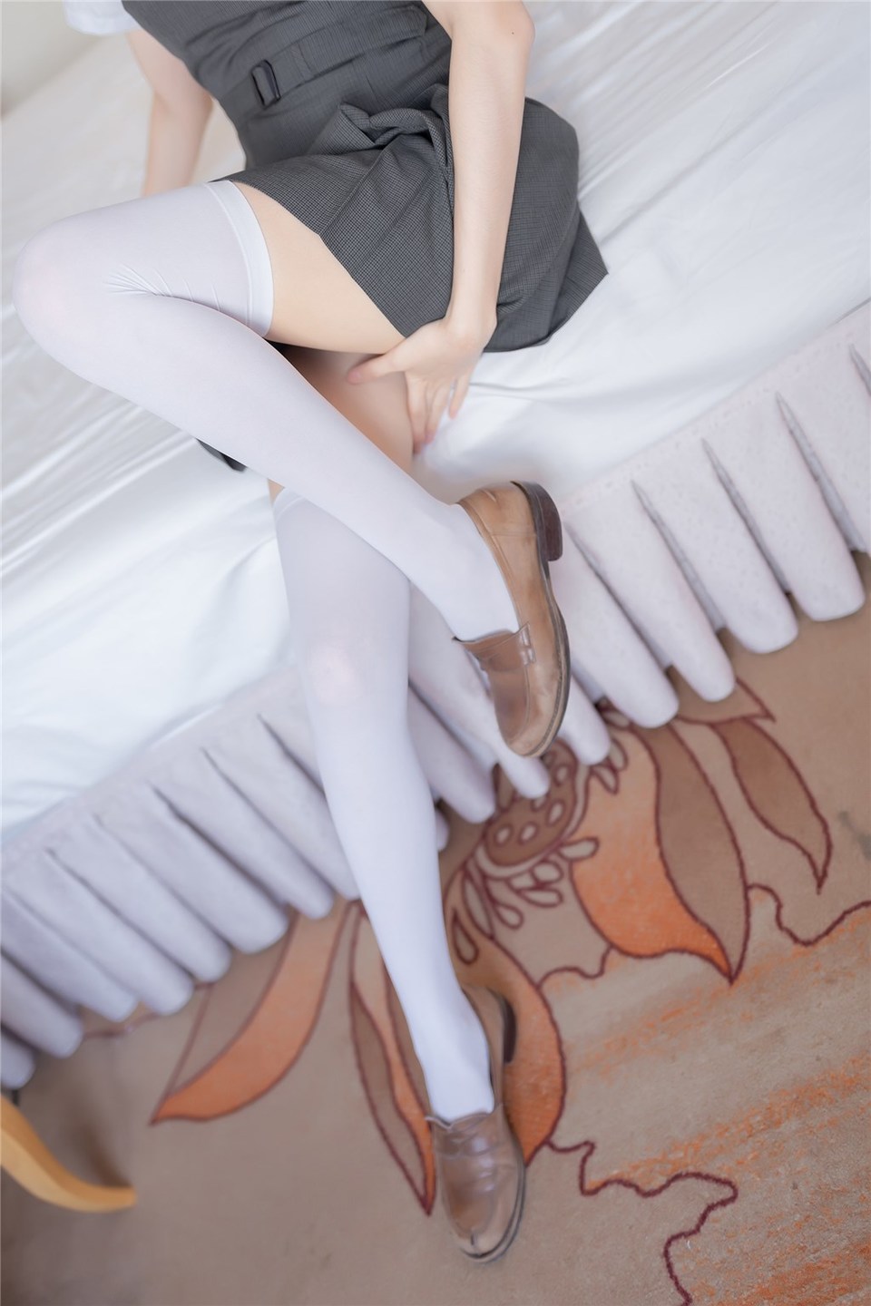 少女写真@制服裙白丝 [40P]