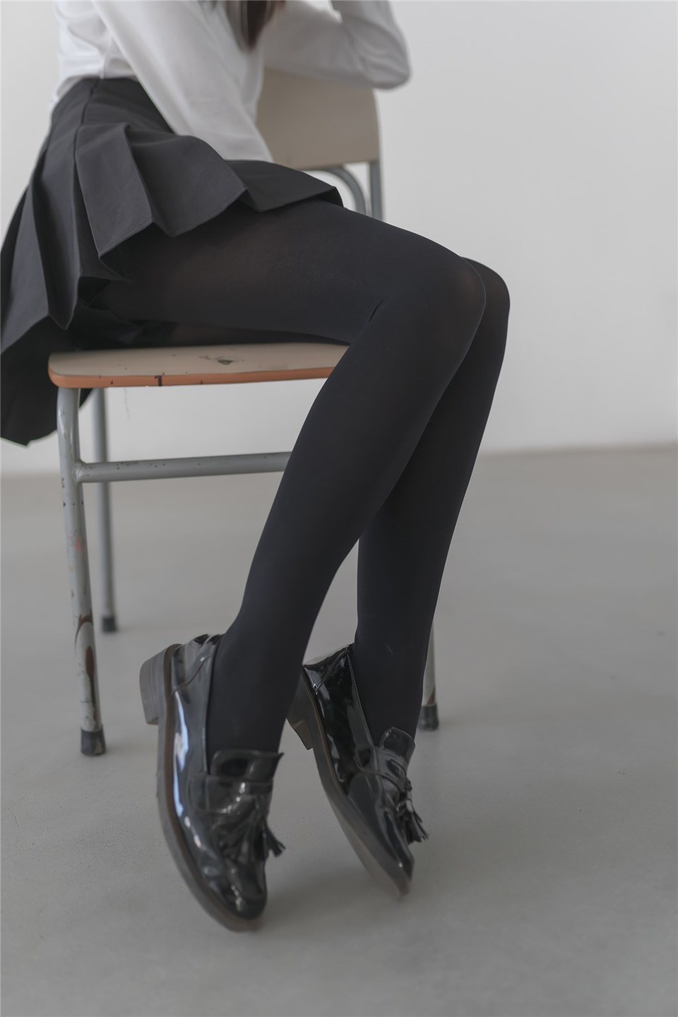 少女写真@冬天里的黑袜 [40P]