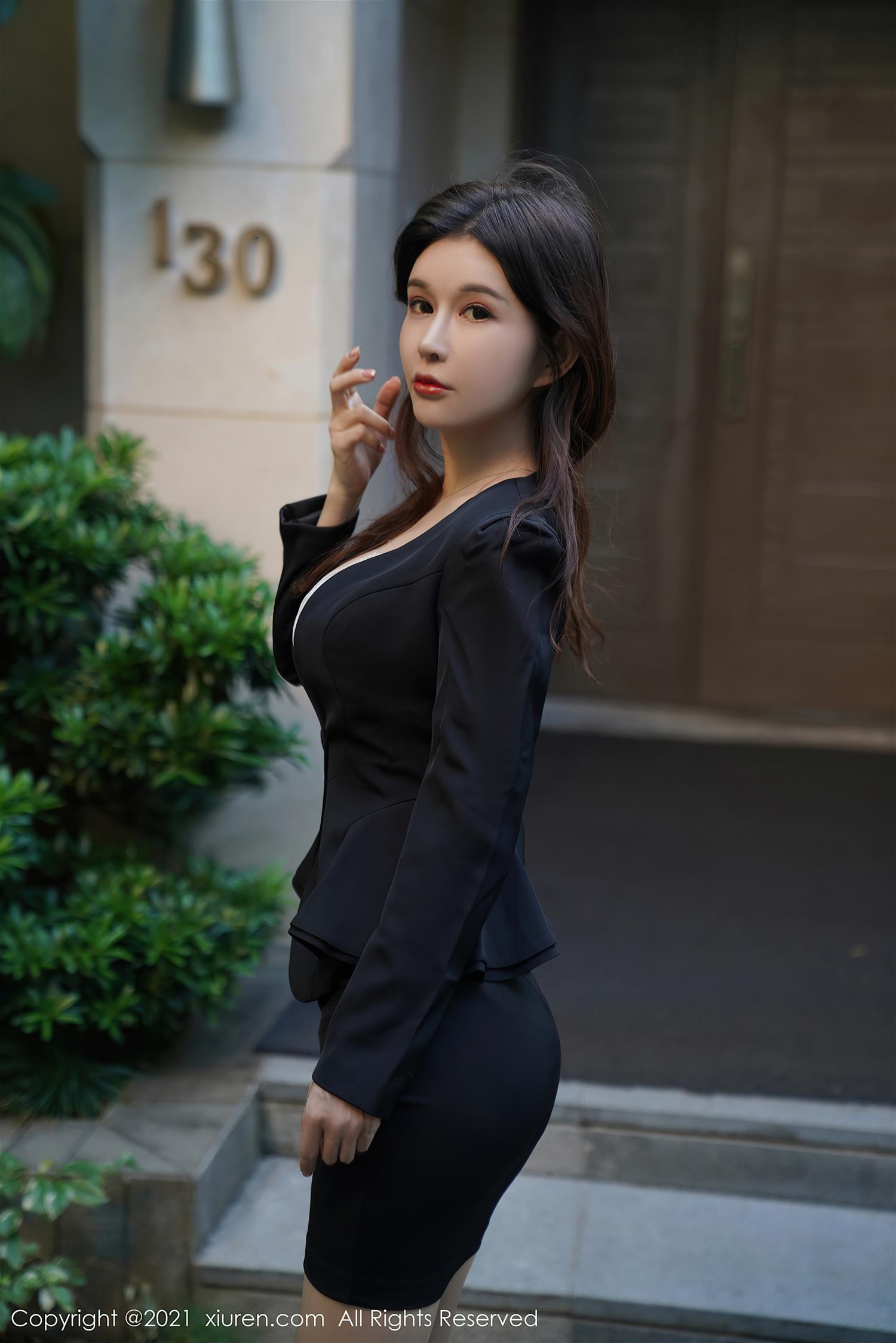 [XiuRen秀人网] 2021.02.03 NO.3077 张雨萌 [57P]