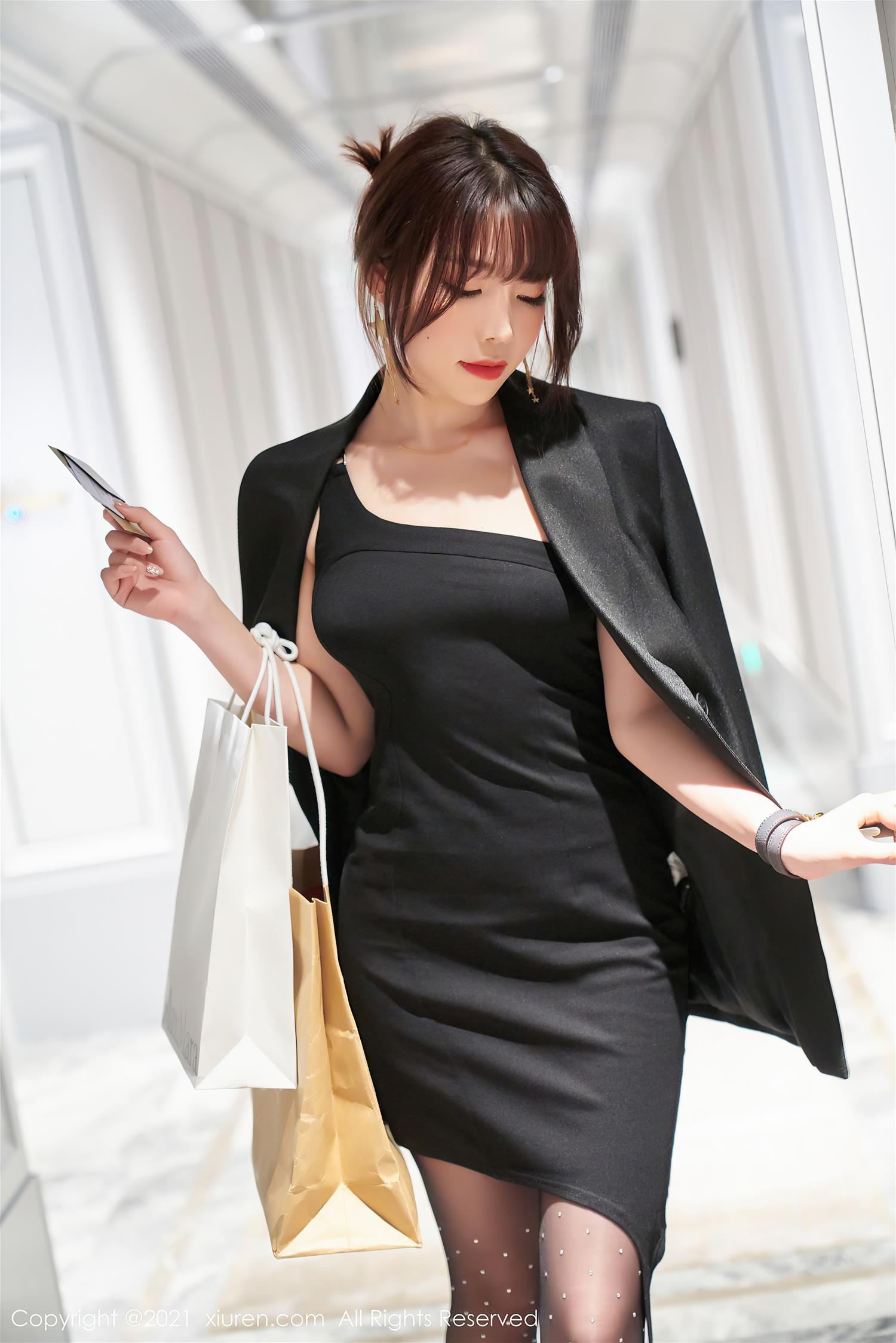 [XiuRen秀人网] 2021.04.08 NO.3285 芝芝Booty [56P]