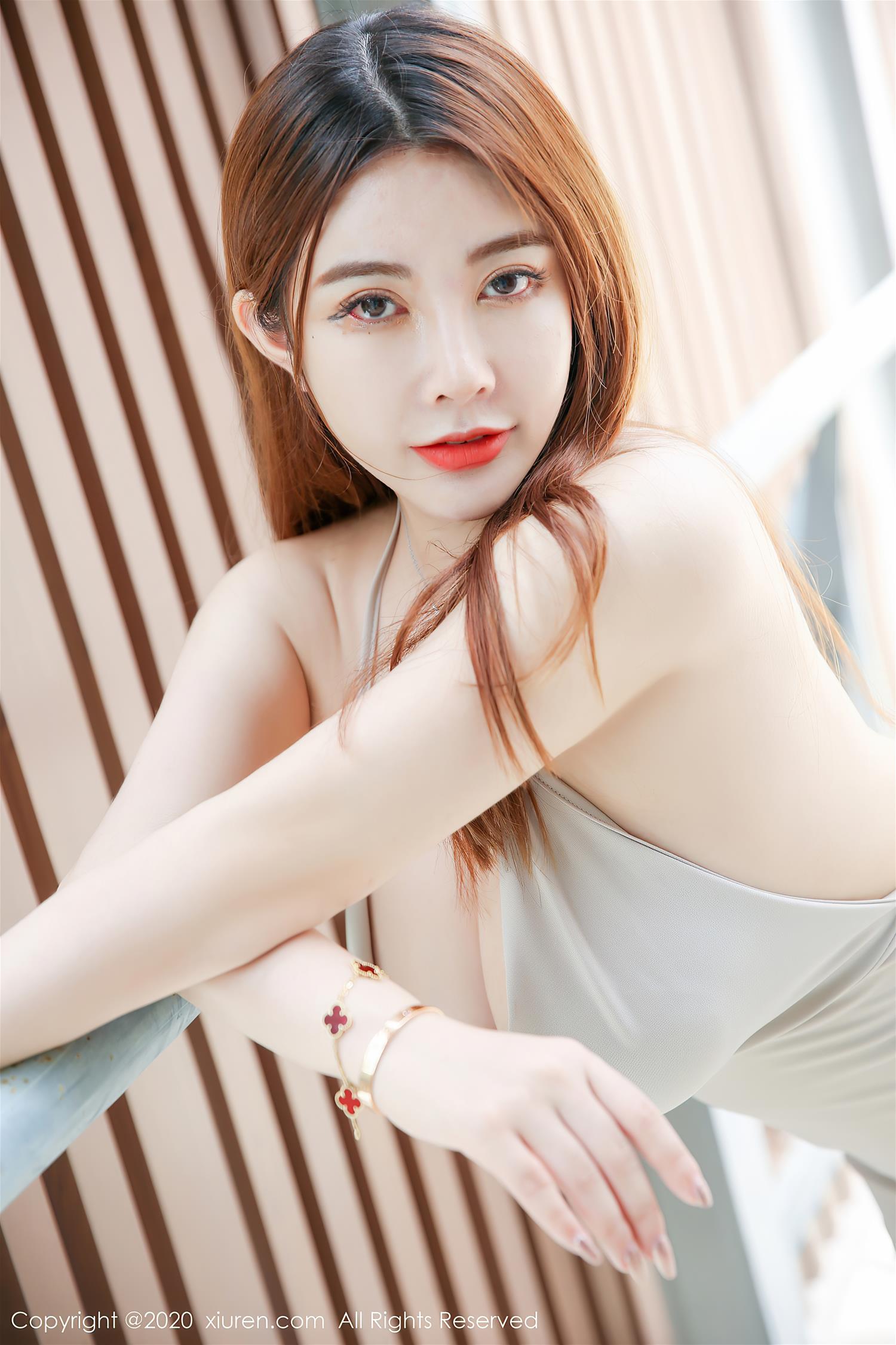 [XiuRen秀人网] 2020.09.23 NO.2593 软软Roro [49P]