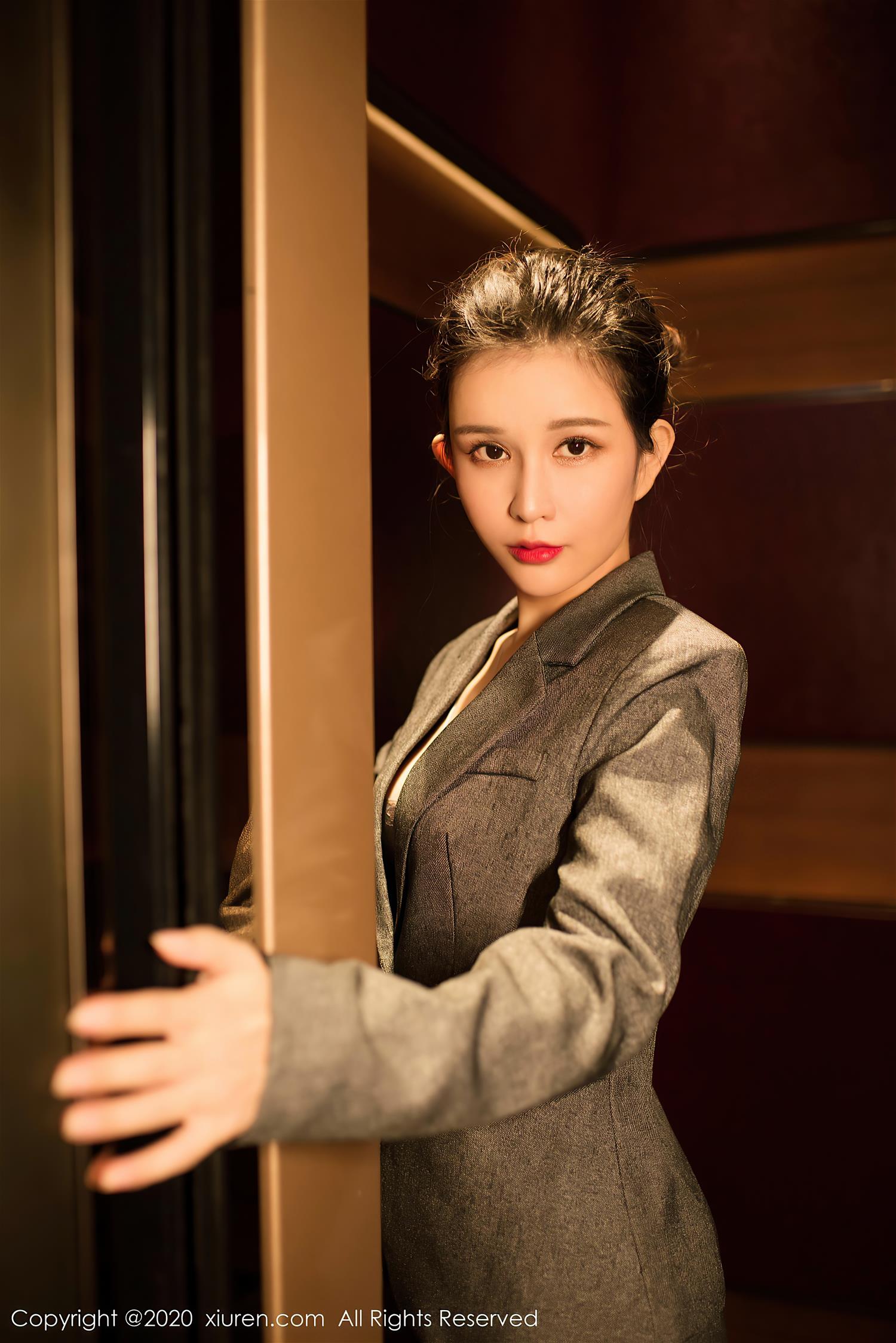 [XiuRen秀人网] 2020.12.15 NO.2896 张雨萌 [46P]