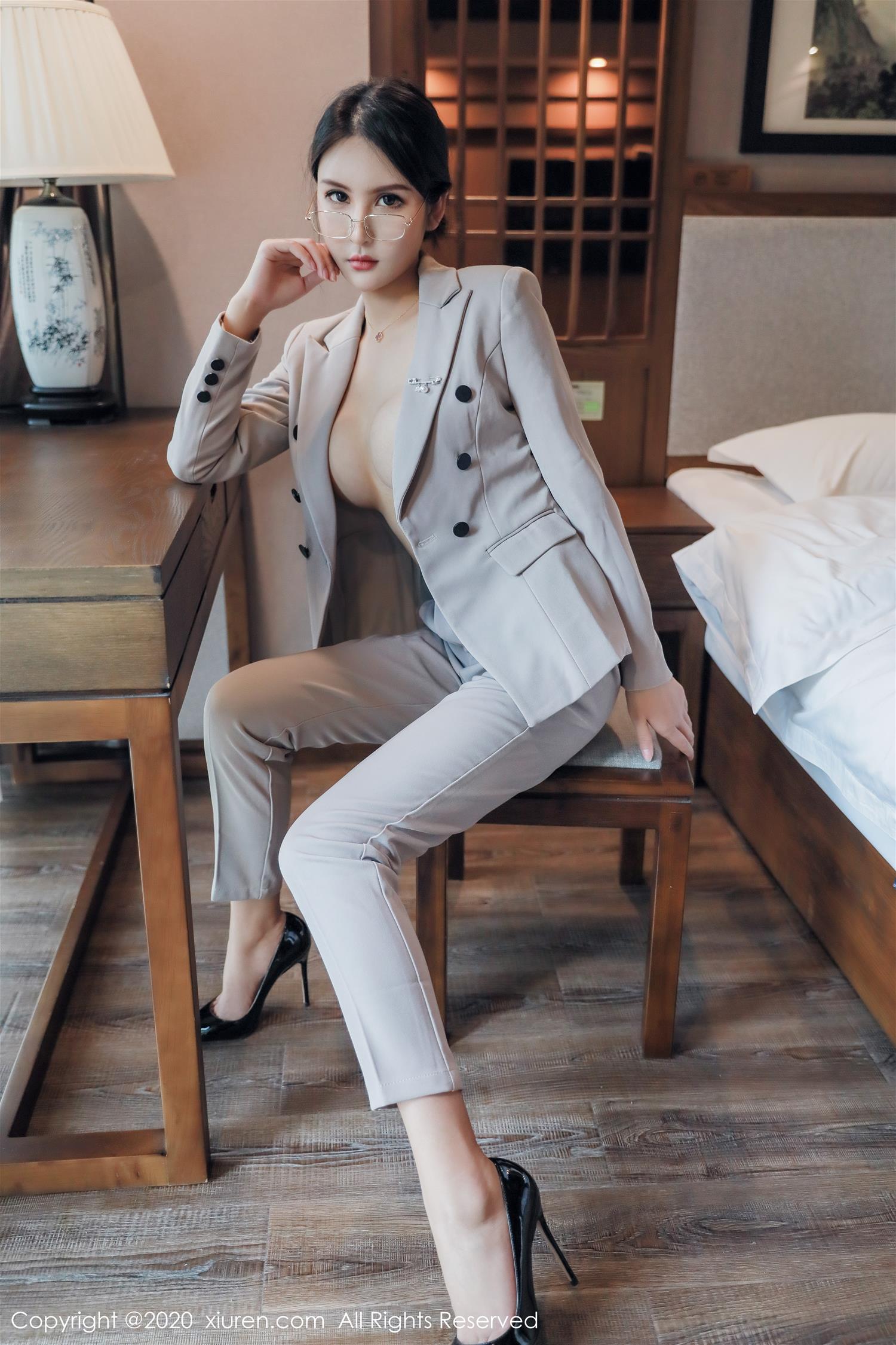 [XiuRen秀人网] 2020.03.25 NO.2098 Emily顾奈奈 [64P]