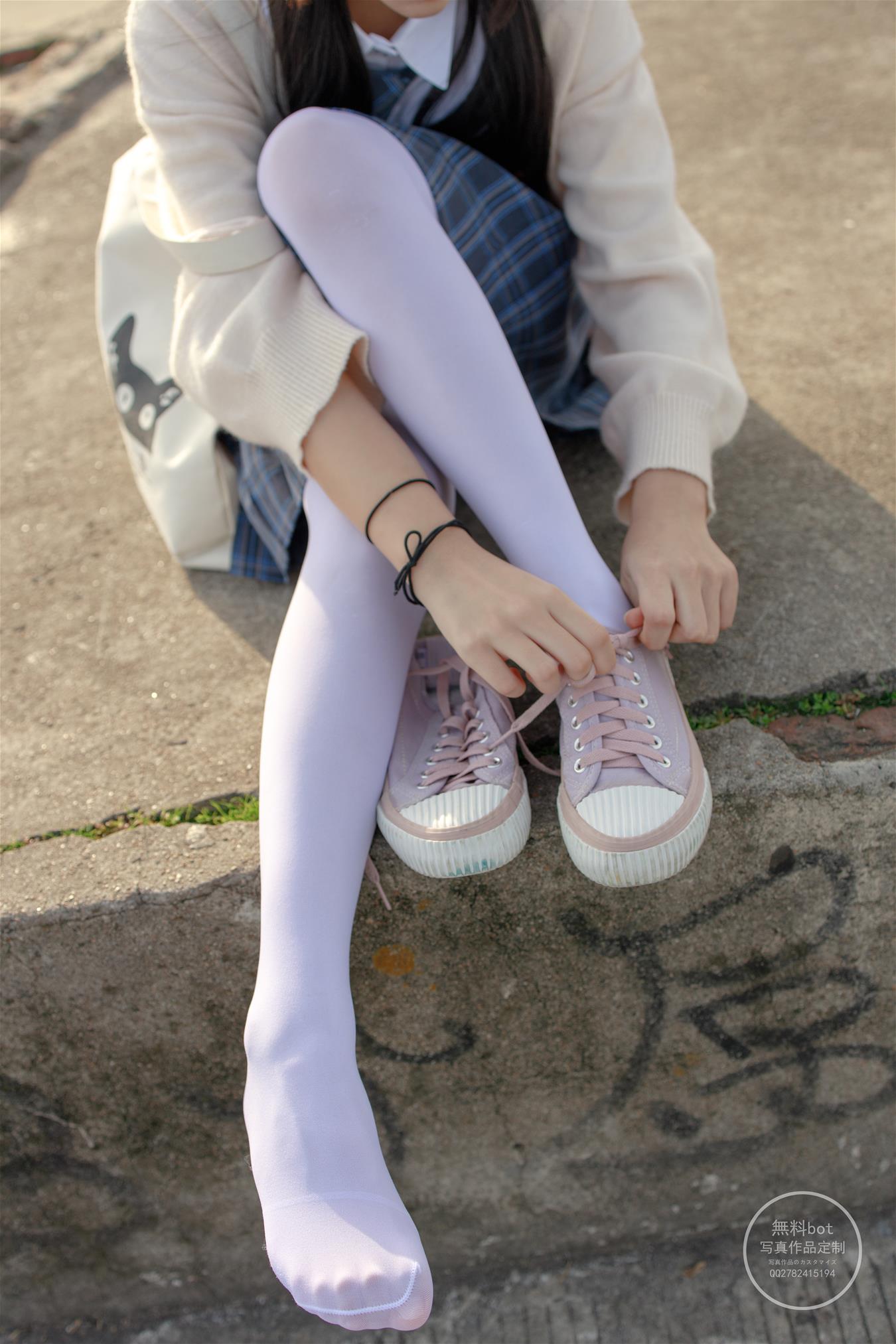 森萝财团 有料-004 依依 白丝50D [77P-1.04GB]