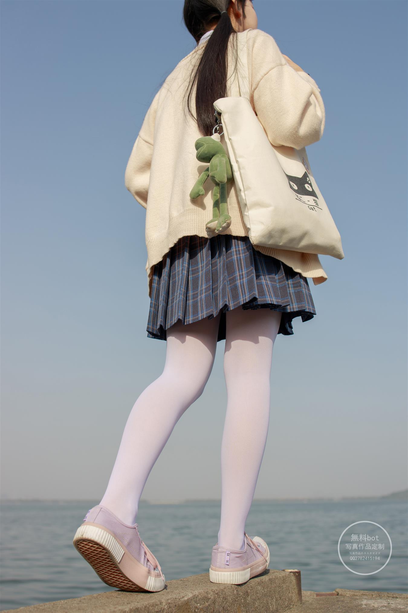 森萝财团 有料-004 依依 白丝50D [77P-1.04GB]