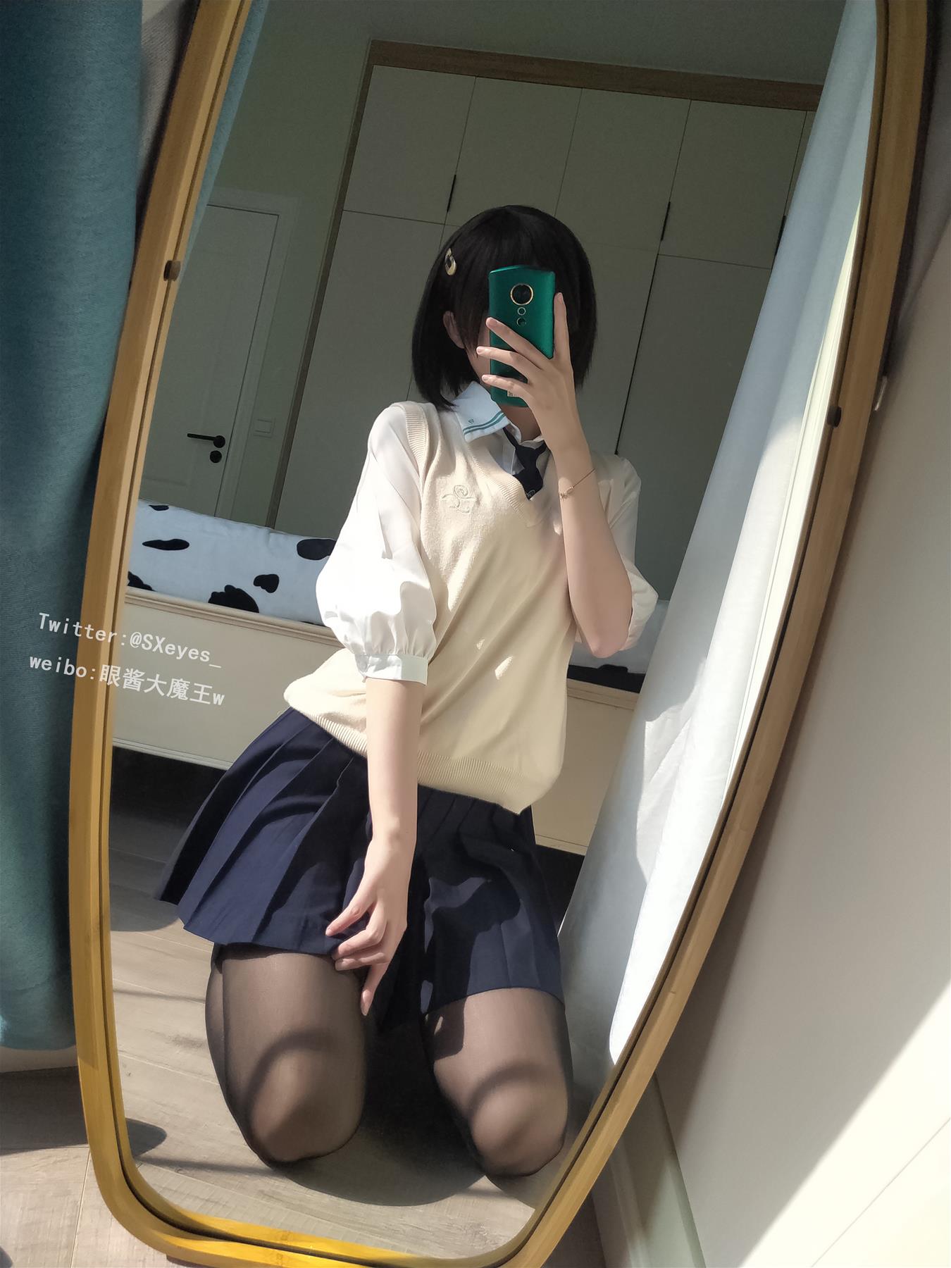 眼酱大魔王w Vol.24 小学妹 [35P-151MB]