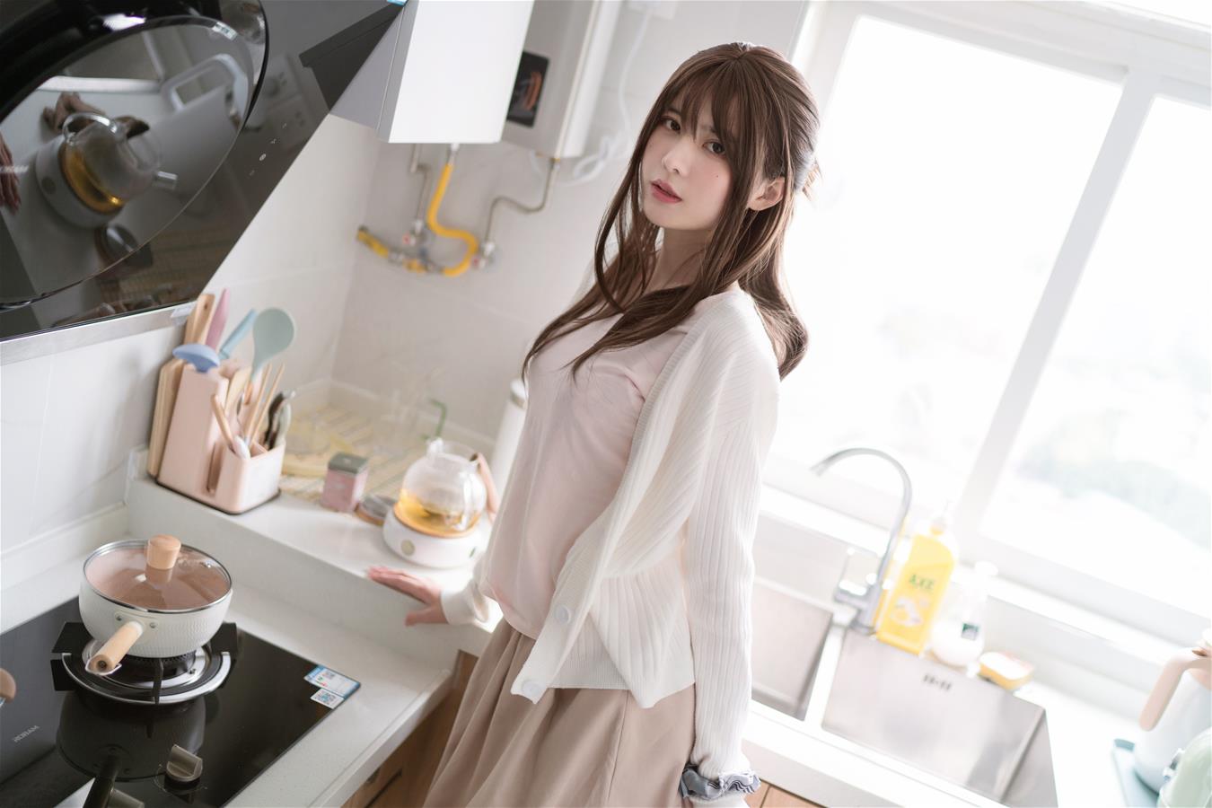 眼酱大魔王w 新春贺图 人妻丝袜红茶 [57P-991MB]