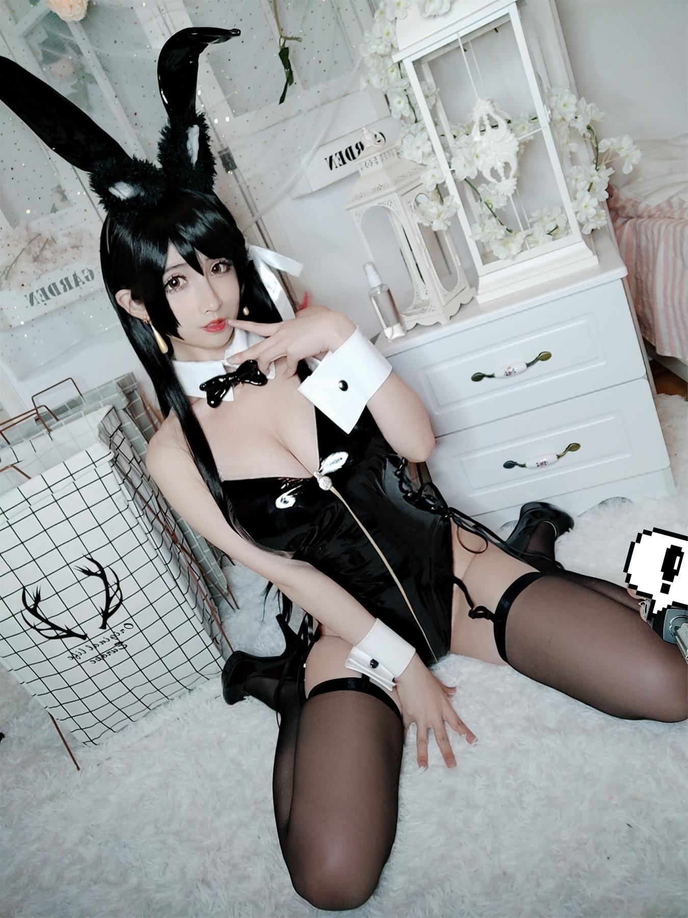 rioko凉凉子 爱宕自拍 [14P-22MB]