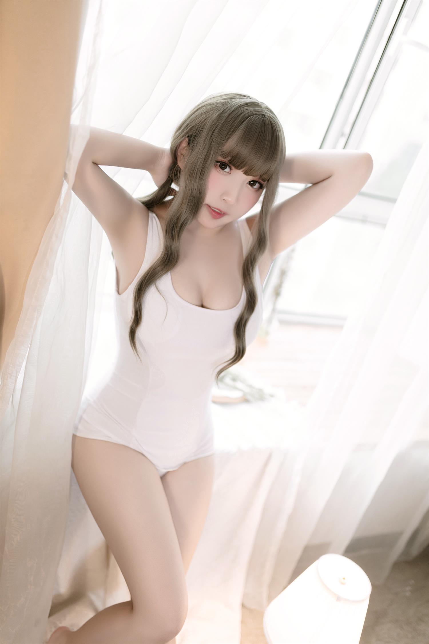 猫田圣奈奈 白色死库水 [9P-25MB]