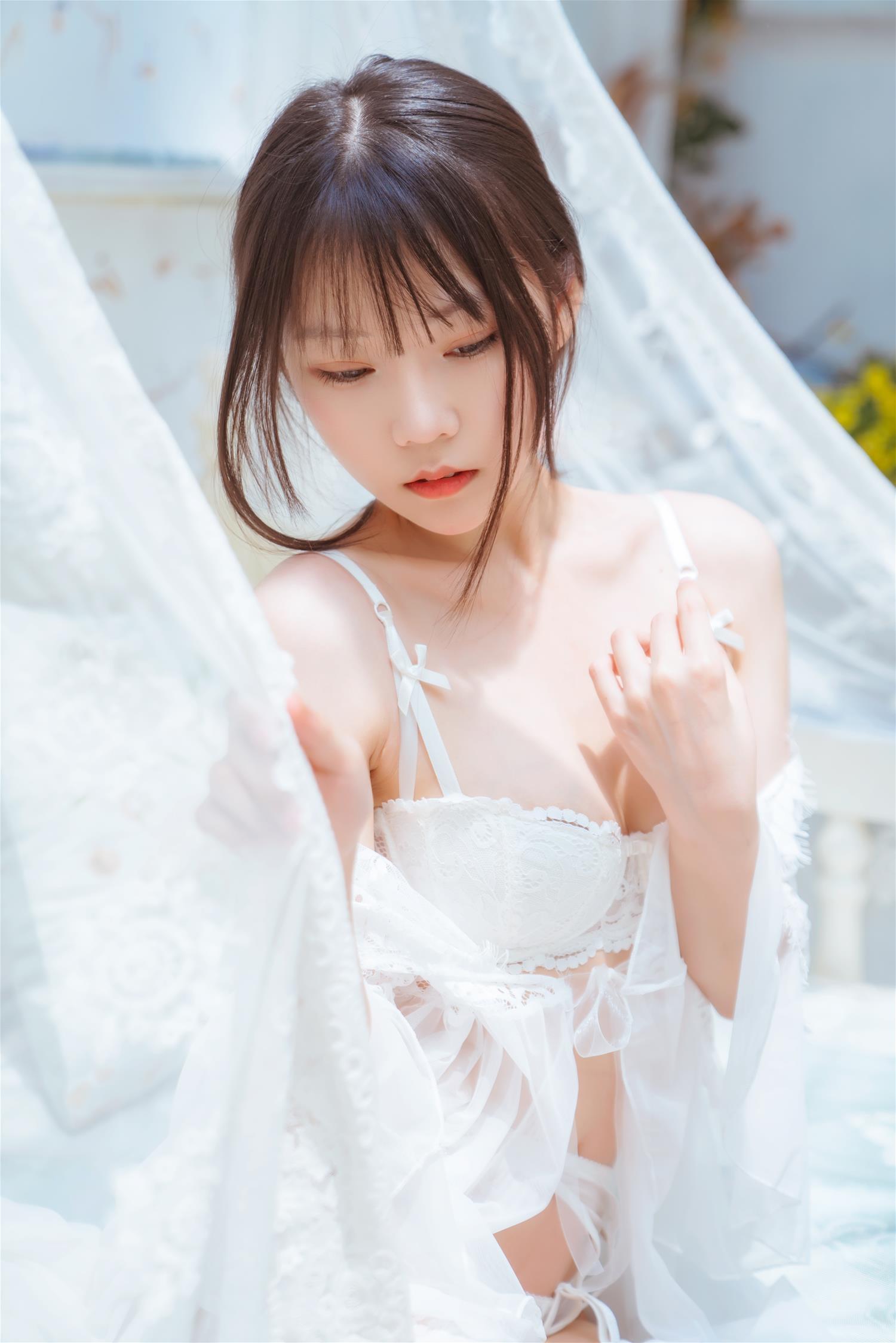 香草喵露露 玻璃房少女 [76P-1.13GB]