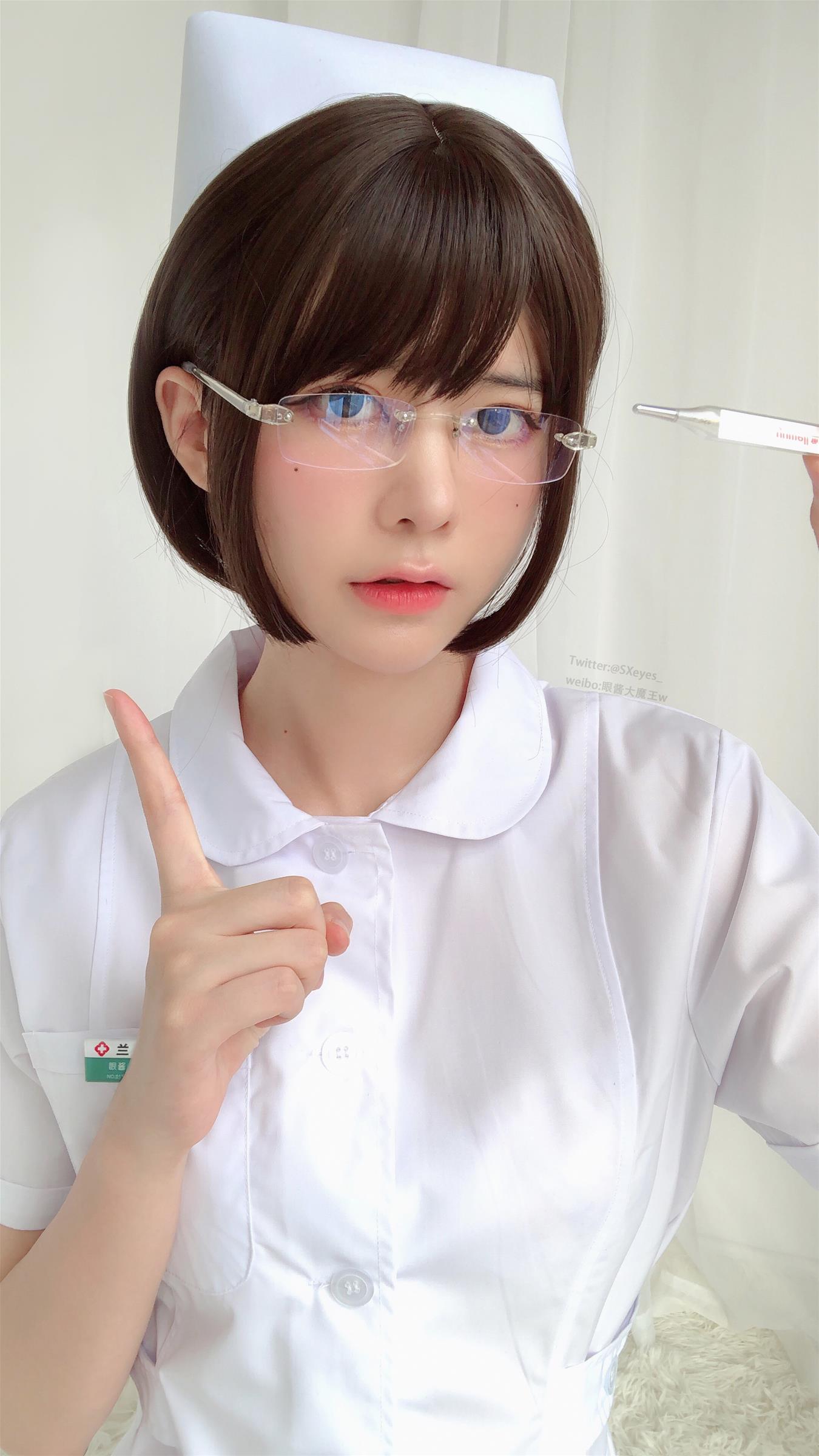 眼酱大魔王w 白护士 [19P-63MB]