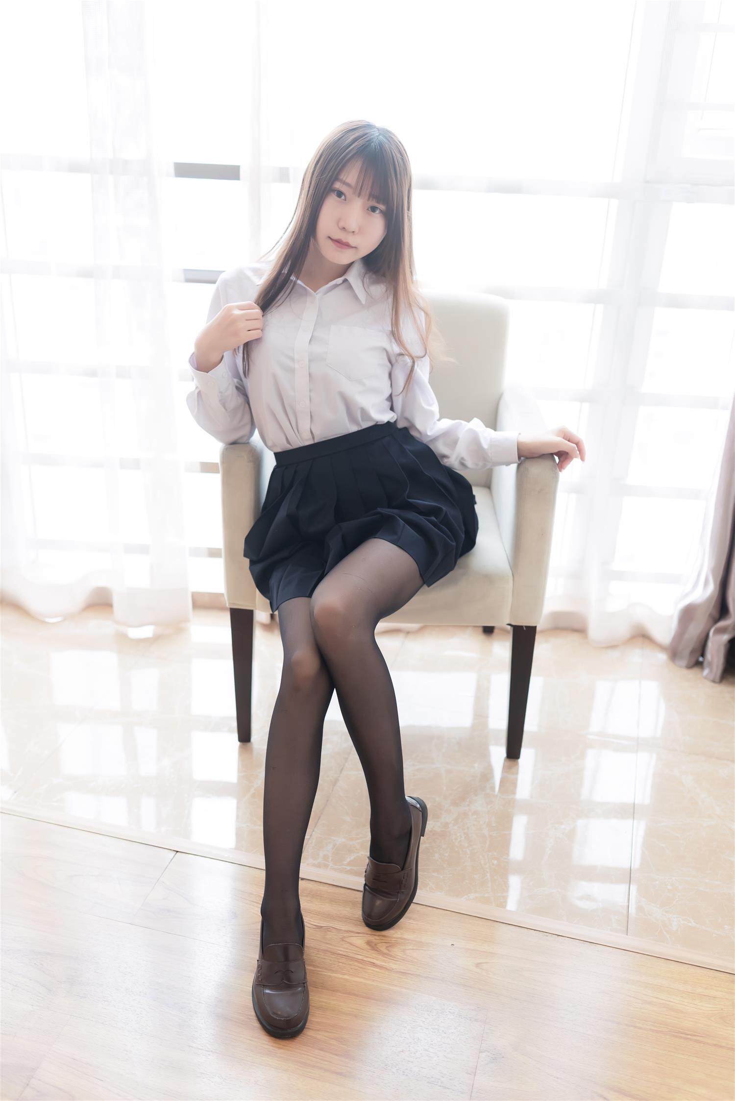 香草喵露露 黑丝萌妹 [44P-194MB]