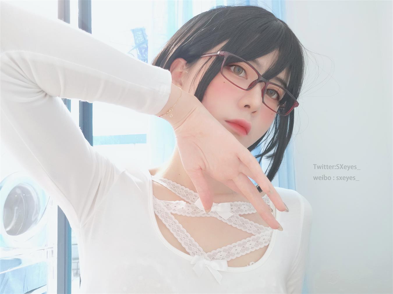 眼酱大魔王w Vol.13 白蕾丝姐姐 [27P-126MB]