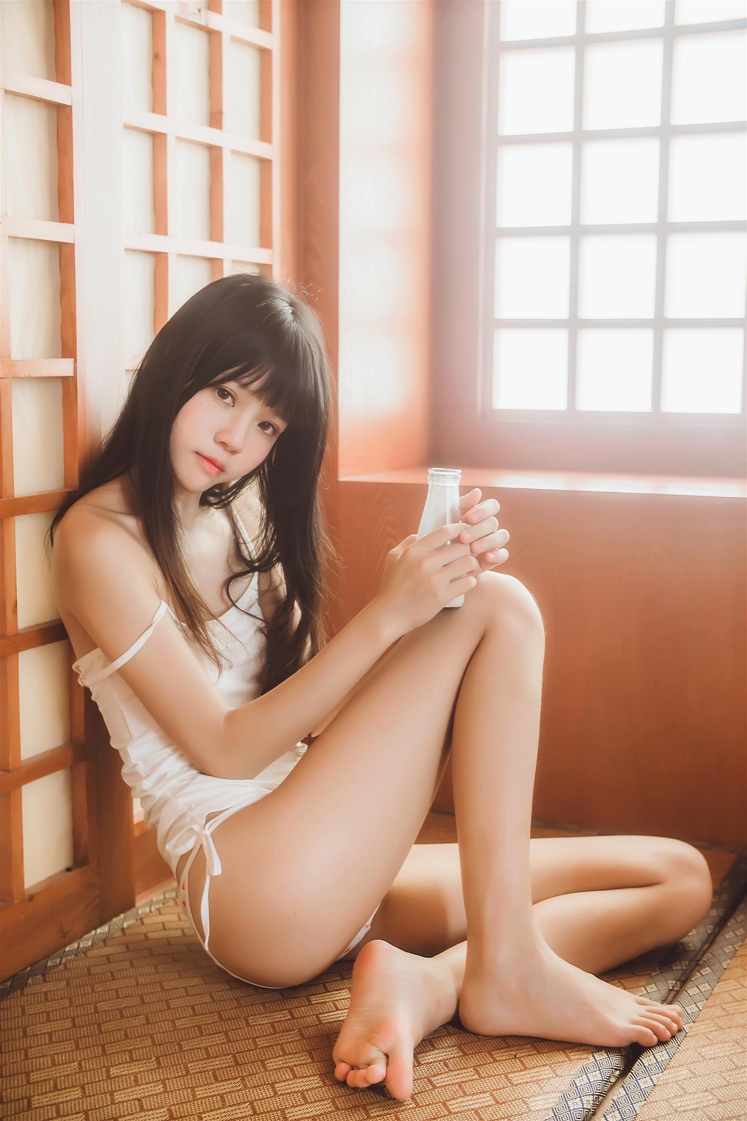 桜桃喵 未熟1 小背心换水手服 [144P-1.43GB]